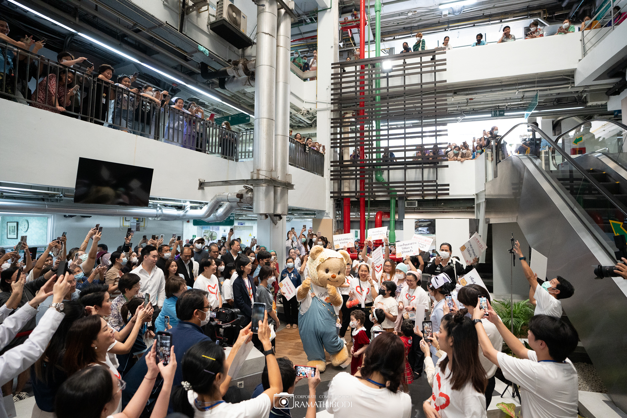 “น้องหมีเนย” BUTTER BEAR เยี่ยมให้กำลังใจผู้ป่วยเด็ก รพ.รามาธิบดี “น้องหมีเนย” BUTTER BEAR เยี่ยมให้กำลังใจผู้ป่วยเด็ก รพ.รามาธิบดี