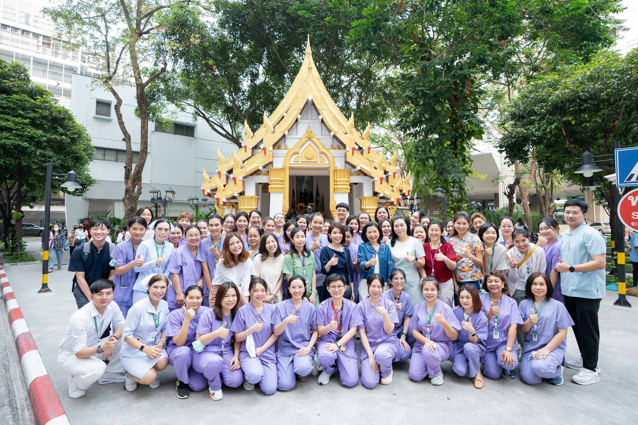 งานทันตกรรม คณะแพทยศาสตร์โรงพยาบาลรามาธิบดี มหาวิทยาลัยมหิดล จัดพิธีกราบสักการะศาลกรมหลวงชุมพรเขตอุดมศักดิ์ และทำบุญพระสงฆ์ งานทันตกรรม คณะแพทยศาสตร์โรงพยาบาลรามาธิบดี มหาวิทยาลัยมหิดล จัดพิธีกราบสักการะศาลกรมหลวงชุมพรเขตอุดมศักดิ์ และทำบุญพระสงฆ์