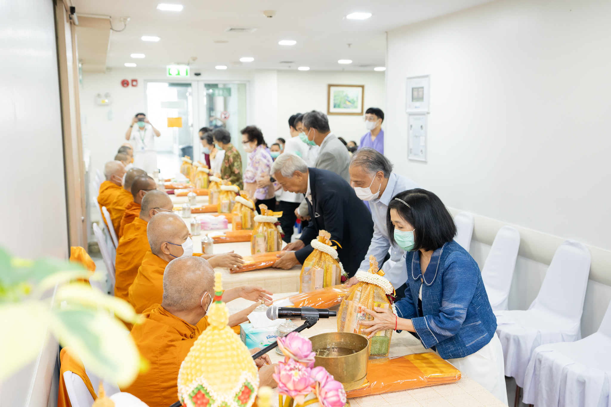งานทันตกรรม คณะแพทยศาสตร์โรงพยาบาลรามาธิบดี มหาวิทยาลัยมหิดล จัดพิธีกราบสักการะศาลกรมหลวงชุมพรเขตอุดมศักดิ์ และทำบุญพระสงฆ์ งานทันตกรรม คณะแพทยศาสตร์โรงพยาบาลรามาธิบดี มหาวิทยาลัยมหิดล จัดพิธีกราบสักการะศาลกรมหลวงชุมพรเขตอุดมศักดิ์ และทำบุญพระสงฆ์