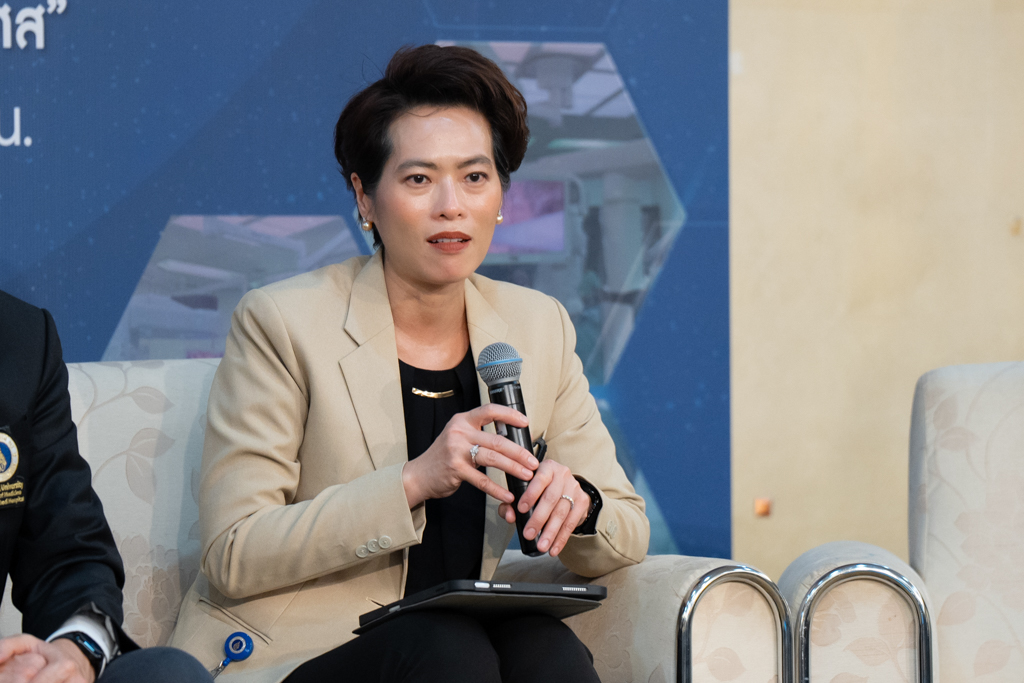 แถลงข่าว “ความสำเร็จในการปลูกถ่ายไตด้วยหุ่นยนต์ผ่าตัด (Robotic Assisted Kidney transplantation) 3 ราย เป็นครั้งแรกของประเทศไทยและเอเชียตะวันออกเฉียงใต้ร่วมกับทีมแพทย์ผู้เชี่ยวชาญจาก Rangueil University Hospital ประเทศฝรั่งเศส แถลงข่าว “ความสำเร็จในการปลูกถ่ายไตด้วยหุ่นยนต์ผ่าตัด (Robotic Assisted Kidney transplantation) 3 ราย เป็นครั้งแรกของประเทศไทยและเอเชียตะวันออกเฉียงใต้ร่วมกับทีมแพทย์ผู้เชี่ยวชาญจาก Rangueil University Hospital ประเทศฝรั่งเศส