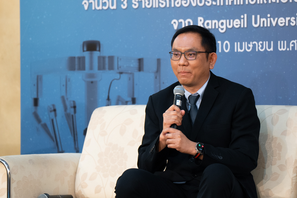 แถลงข่าว “ความสำเร็จในการปลูกถ่ายไตด้วยหุ่นยนต์ผ่าตัด (Robotic Assisted Kidney transplantation) 3 ราย เป็นครั้งแรกของประเทศไทยและเอเชียตะวันออกเฉียงใต้ร่วมกับทีมแพทย์ผู้เชี่ยวชาญจาก Rangueil University Hospital ประเทศฝรั่งเศส แถลงข่าว “ความสำเร็จในการปลูกถ่ายไตด้วยหุ่นยนต์ผ่าตัด (Robotic Assisted Kidney transplantation) 3 ราย เป็นครั้งแรกของประเทศไทยและเอเชียตะวันออกเฉียงใต้ร่วมกับทีมแพทย์ผู้เชี่ยวชาญจาก Rangueil University Hospital ประเทศฝรั่งเศส