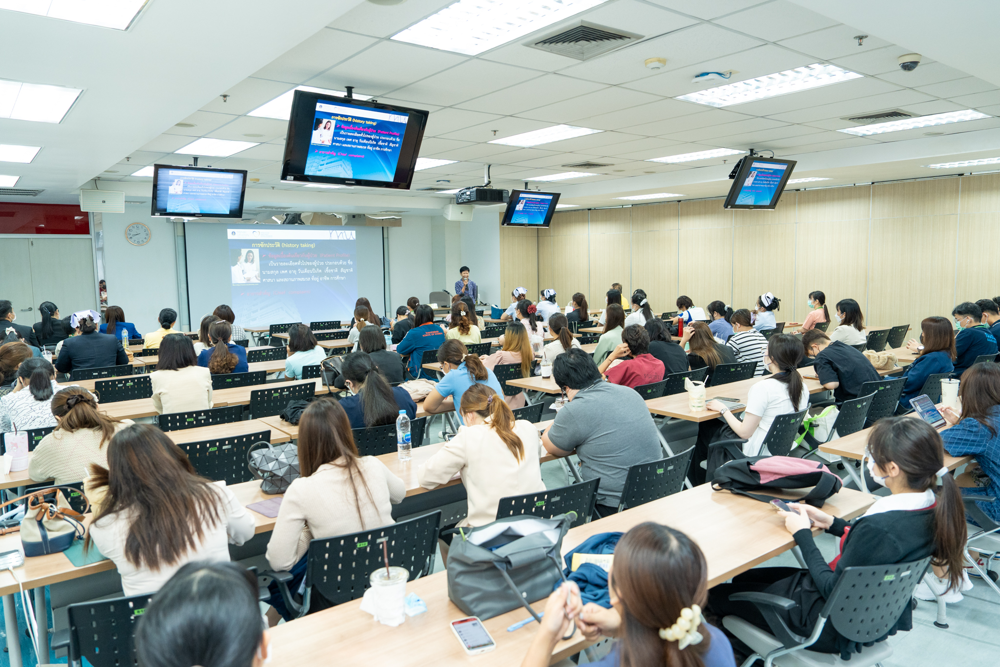 งานการพยาบาลผู้ป่วยนอก 1 จัดอบรม เรื่อง “การเพิ่มประสิทธิภาพการคัดแยก-คัดกรองผู้ป่วย ของงานการพยาบาลผู้ป่วยนอก”