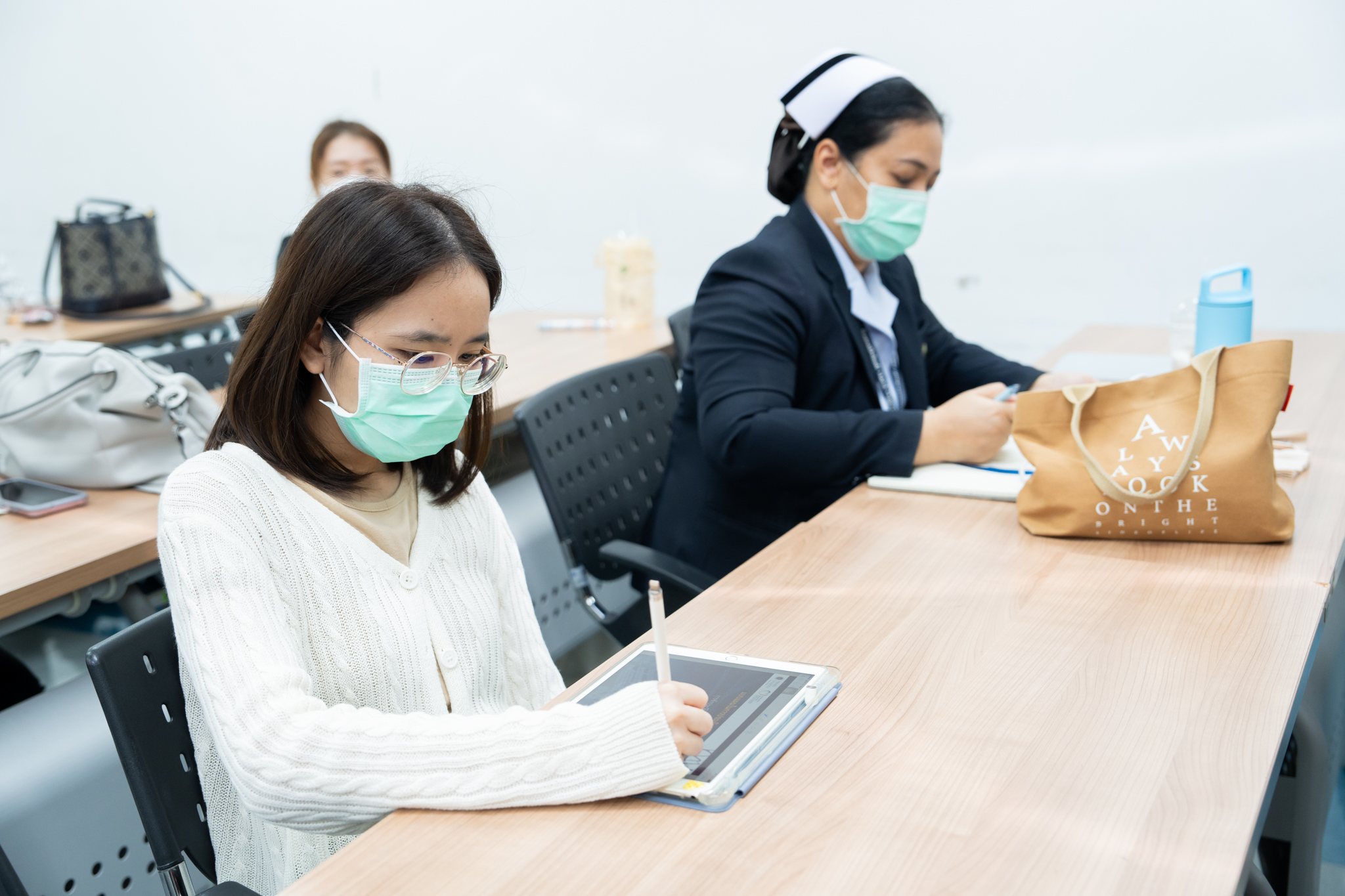 งานการพยาบาลผู้ป่วยนอก 1 จัดอบรม เรื่อง “การเพิ่มประสิทธิภาพการคัดแยก-คัดกรองผู้ป่วย ของงานการพยาบาลผู้ป่วยนอก” งานการพยาบาลผู้ป่วยนอก 1 จัดอบรม เรื่อง “การเพิ่มประสิทธิภาพการคัดแยก-คัดกรองผู้ป่วย ของงานการพยาบาลผู้ป่วยนอก”