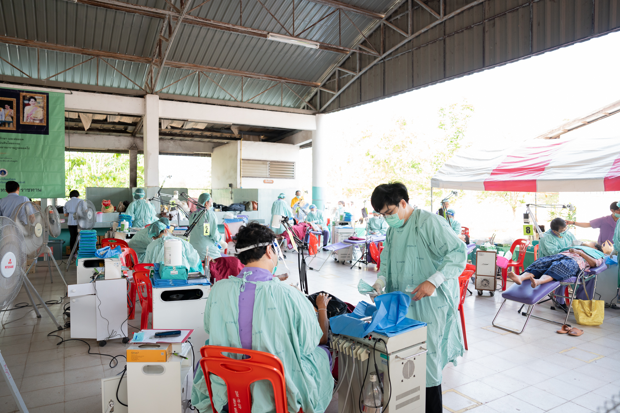 คณะแพทยศาสตร์โรงพยาบาลรามาธิบดี มหาวิทยาลัยมหิดล ร่วมกับ สำนักงานองคมนตรี ออกหน่วยแพทย์เคลื่อนที่ ในโครงการ “สืบสานพระราชปณิธาน” ณ จังหวัดหนองบัวลำภู คณะแพทยศาสตร์โรงพยาบาลรามาธิบดี มหาวิทยาลัยมหิดล ร่วมกับ สำนักงานองคมนตรี ออกหน่วยแพทย์เคลื่อนที่ ในโครงการ “สืบสานพระราชปณิธาน” ณ จังหวัดหนองบัวลำภู