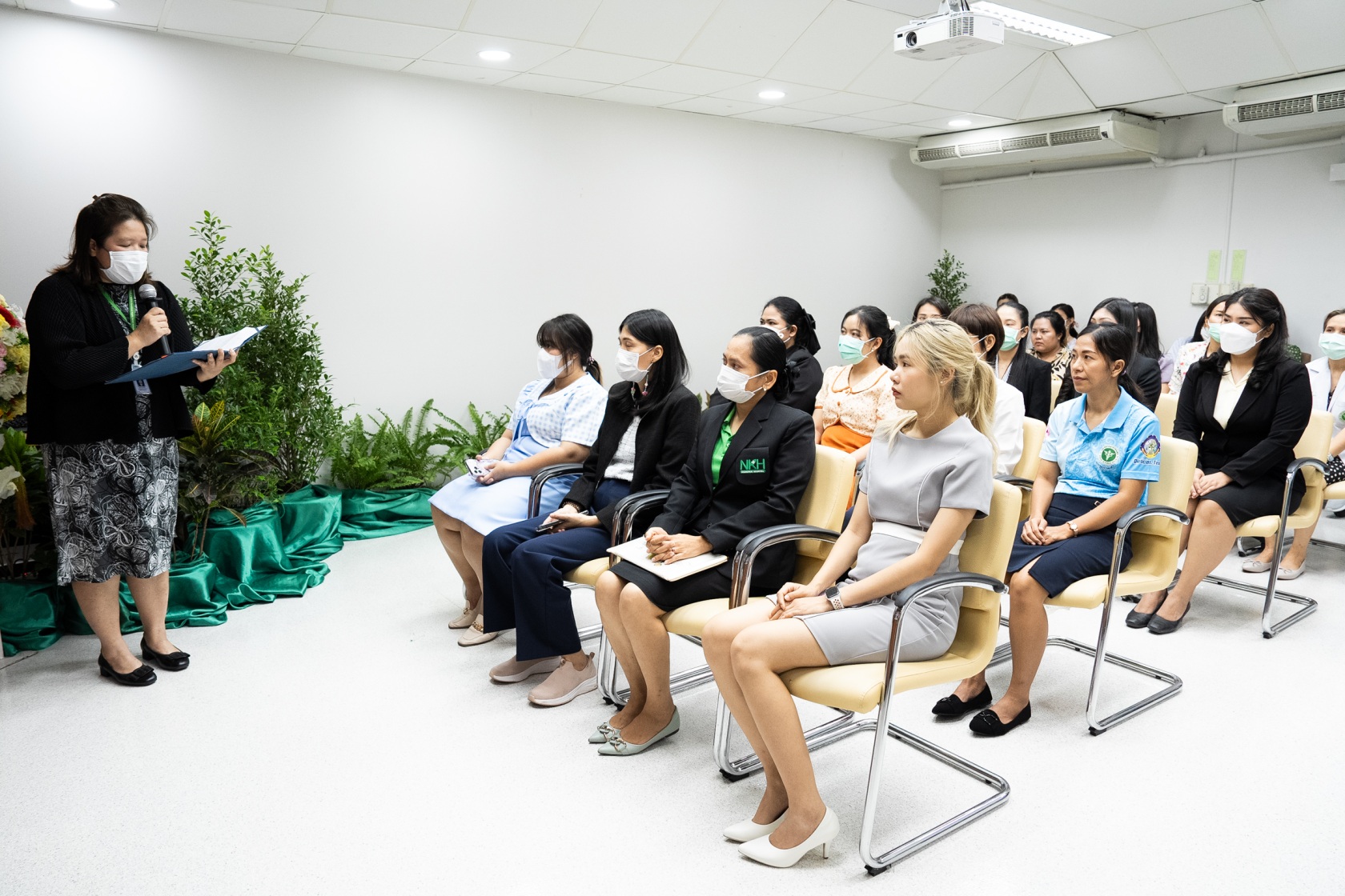 พิธีเปิดการอบรมหลักสูตรโภชนบำบัดและการบริหาร รุ่นที่ 33 พิธีเปิดการอบรมหลักสูตรโภชนบำบัดและการบริหาร รุ่นที่ 33