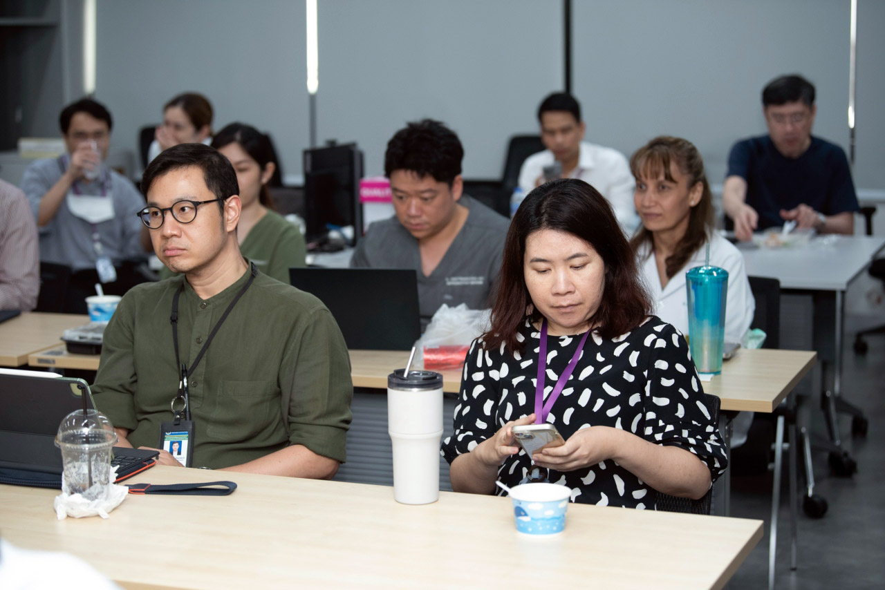 ประชุม “องค์กรแพทย์สัญจร” เยี่ยมสมาชิกองค์กรแพทย์ ประชุม “องค์กรแพทย์สัญจร” เยี่ยมสมาชิกองค์กรแพทย์