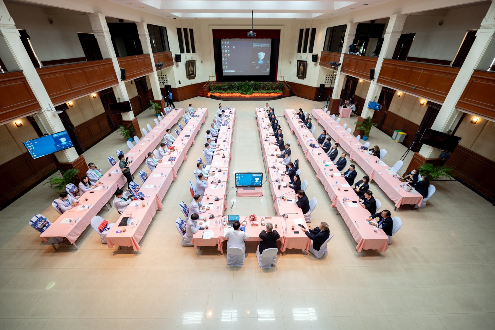 คณะผู้บริหารคณะแพทยศาสตร์โรงพยาบาลรามาธิบดีเยี่ยมเยือนคณะแพทยศาสตร์ศิริราชพยาบาล คณะผู้บริหารคณะแพทยศาสตร์โรงพยาบาลรามาธิบดีเยี่ยมเยือนคณะแพทยศาสตร์ศิริราชพยาบาล
