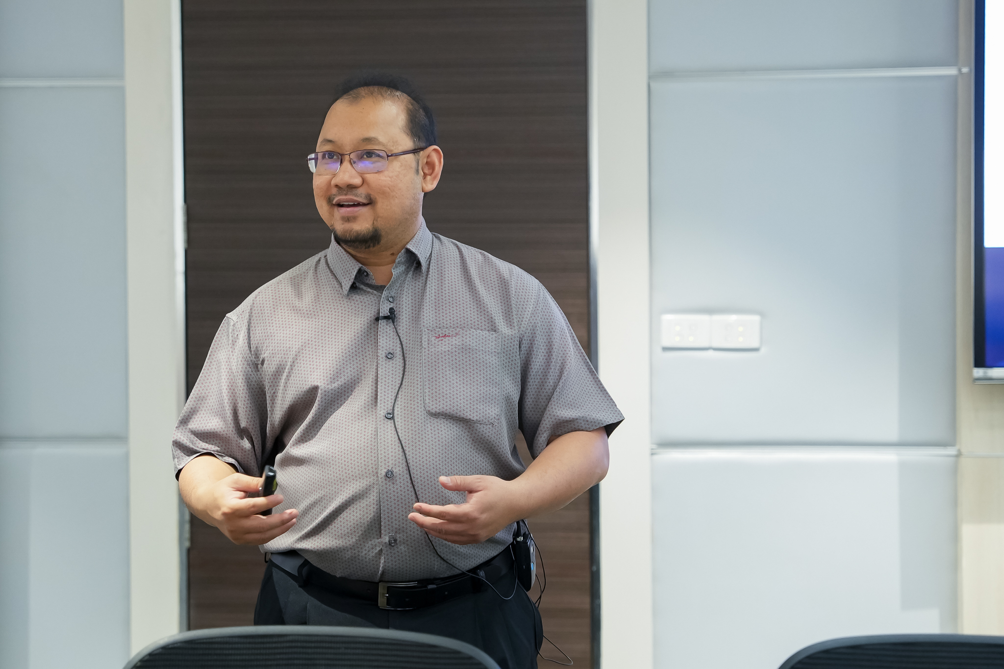 การอบรมเชิงปฏิบัติการ หัวข้อ Workshops on survey research และ Workshop on resilience and well-being การอบรมเชิงปฏิบัติการ หัวข้อ Workshops on survey research และ Workshop on resilience and well-being