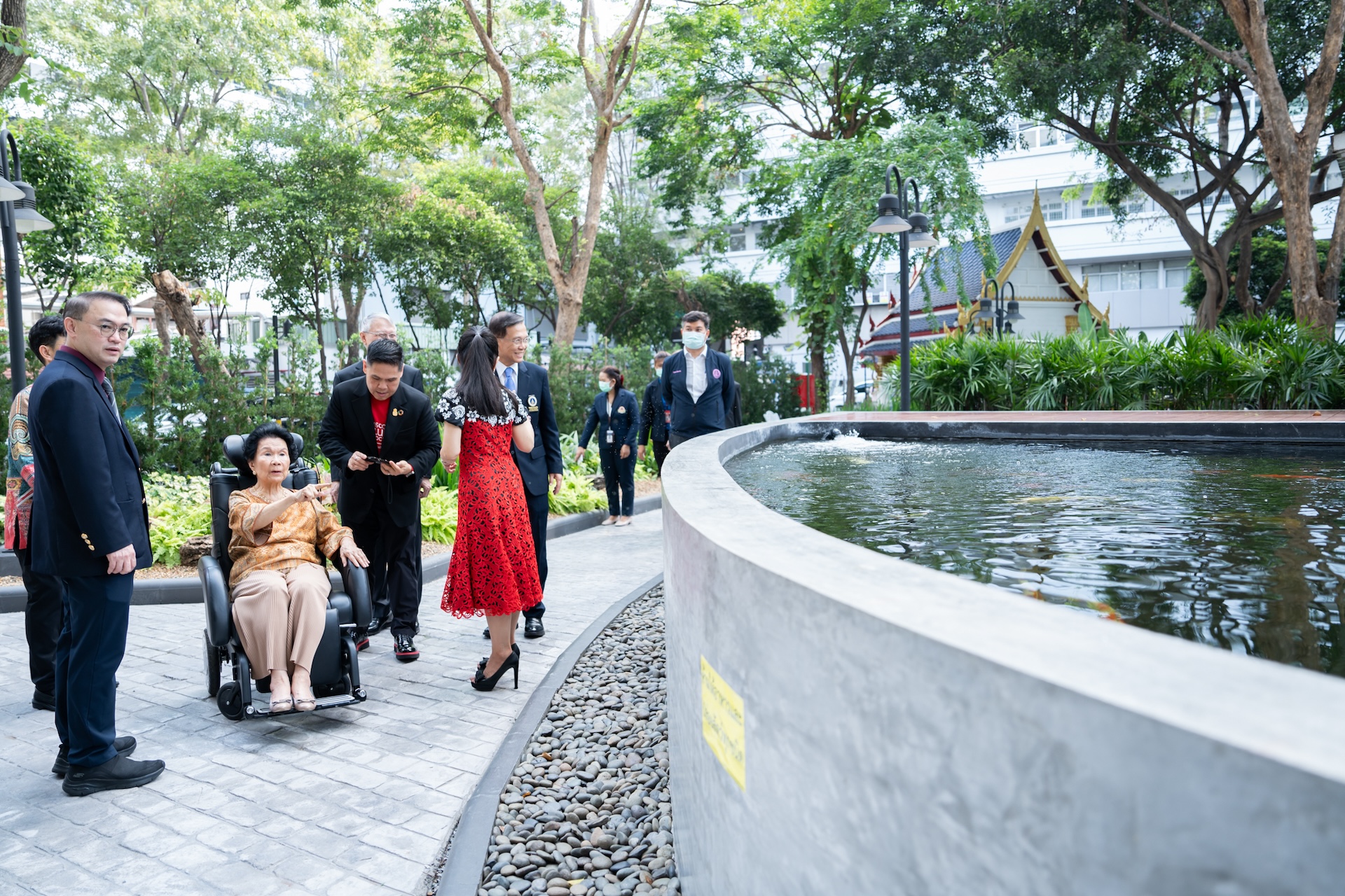 ครอบครัวศิลปอาชามอบเงินสมทบทุนมูลนิธิรามาธิบดีฯ และพิธีเปิด สวนศิลปอาชา ครอบครัวศิลปอาชามอบเงินสมทบทุนมูลนิธิรามาธิบดีฯ และพิธีเปิด สวนศิลปอาชา
