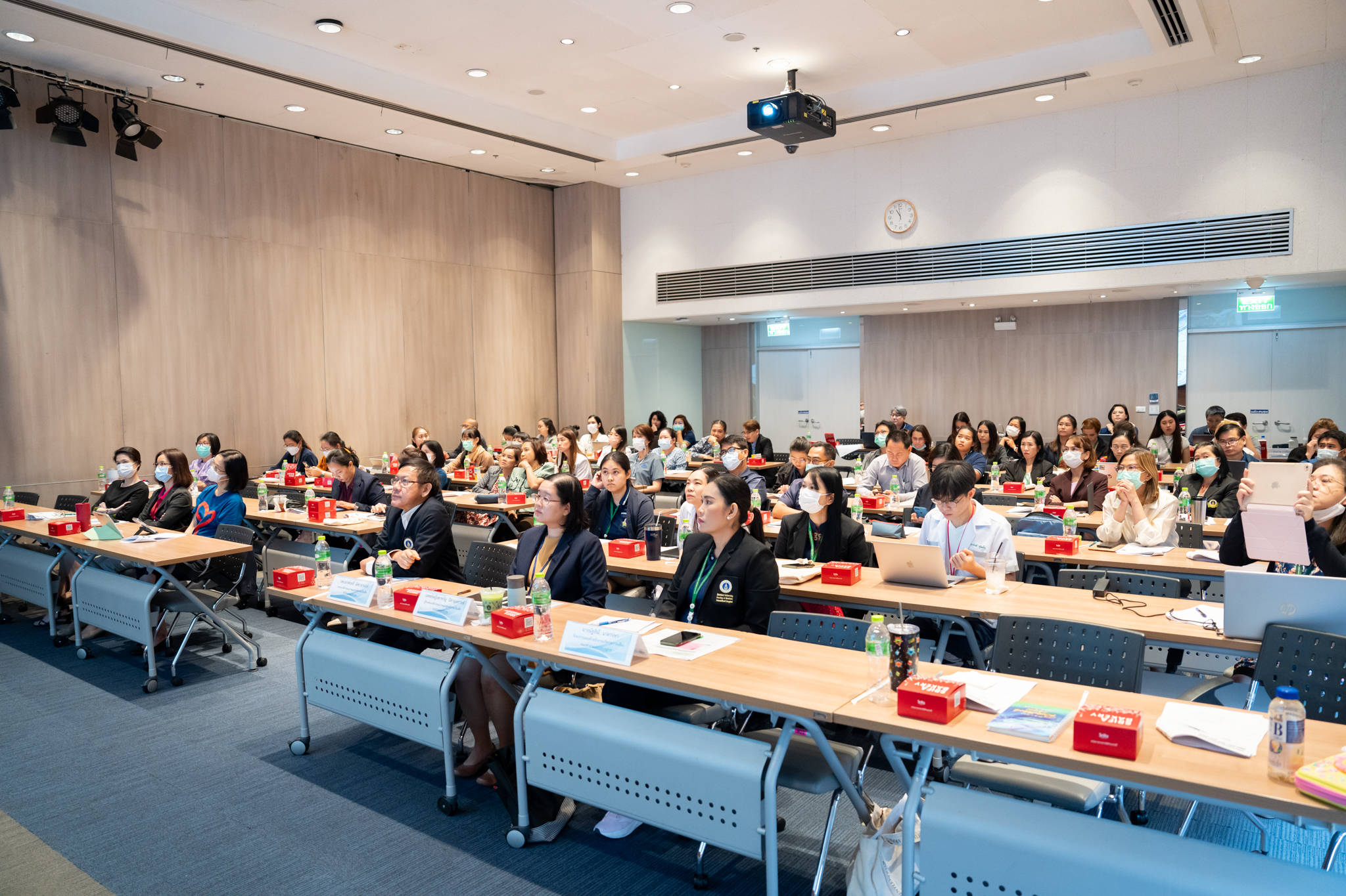 อบรม เรื่อง “การบริหารความต่อเนื่องในการดำเนินงาน (BCM) สู่การจัดทำแผนความต่อเนื่องในการดำเนินงาน (BCP) ของคณะฯ ร่วมกับคณะทำงานฯ” อบรม เรื่อง “การบริหารความต่อเนื่องในการดำเนินงาน (BCM) สู่การจัดทำแผนความต่อเนื่องในการดำเนินงาน (BCP) ของคณะฯ ร่วมกับคณะทำงานฯ”