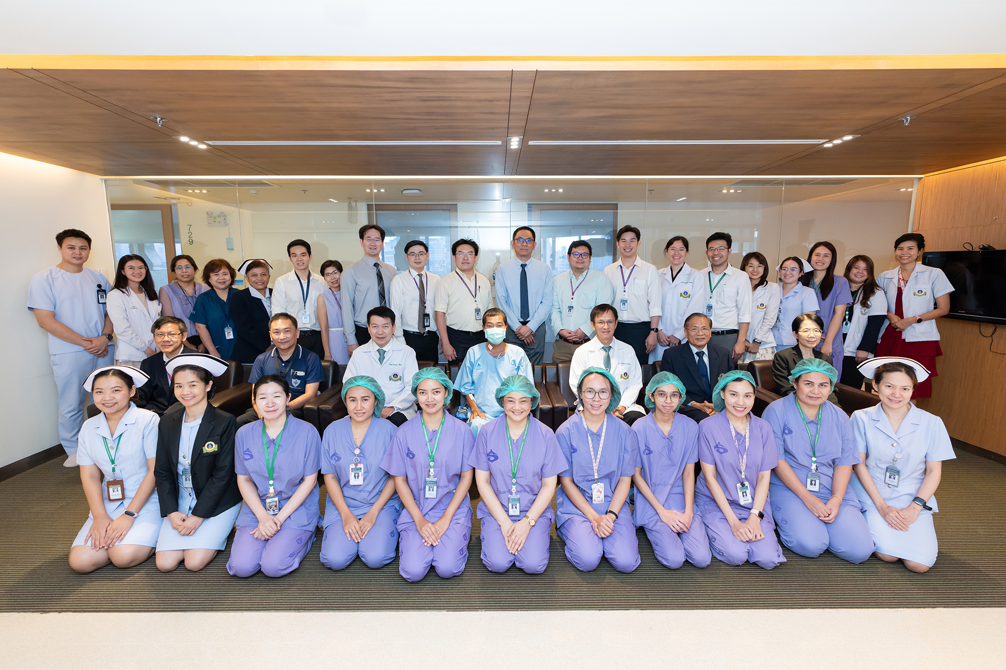 คณะแพทยศาสตร์โรงพยาบาลรามาธิบดี มหาวิทยาลัยมหิดล ประสบความสำเร็จในการผ่าตัดปลูกถ่ายหัวใจและการผ่าตัดปลูกถ่ายตับ (Combined heart-liver transplantation) ให้แก่ผู้ป่วยรายเดียวกันได้เป็นครั้งแรก คณะแพทยศาสตร์โรงพยาบาลรามาธิบดี มหาวิทยาลัยมหิดล ประสบความสำเร็จในการผ่าตัดปลูกถ่ายหัวใจและการผ่าตัดปลูกถ่ายตับ (Combined heart-liver transplantation) ให้แก่ผู้ป่วยรายเดียวกันได้เป็นครั้งแรก