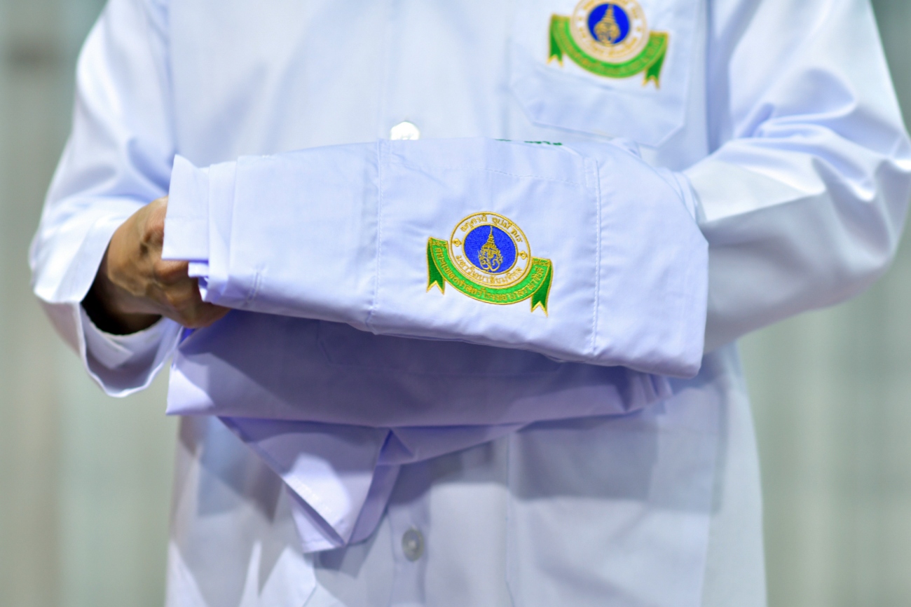 งานปฐมนิเทศและพิธีมอบเสื้อกาวน์ รับศิษย์แพทย์รามาธิบดี รุ่น 57 สู่ชั้นคลินิก งานปฐมนิเทศและพิธีมอบเสื้อกาวน์ รับศิษย์แพทย์รามาธิบดี รุ่น 57 สู่ชั้นคลินิก