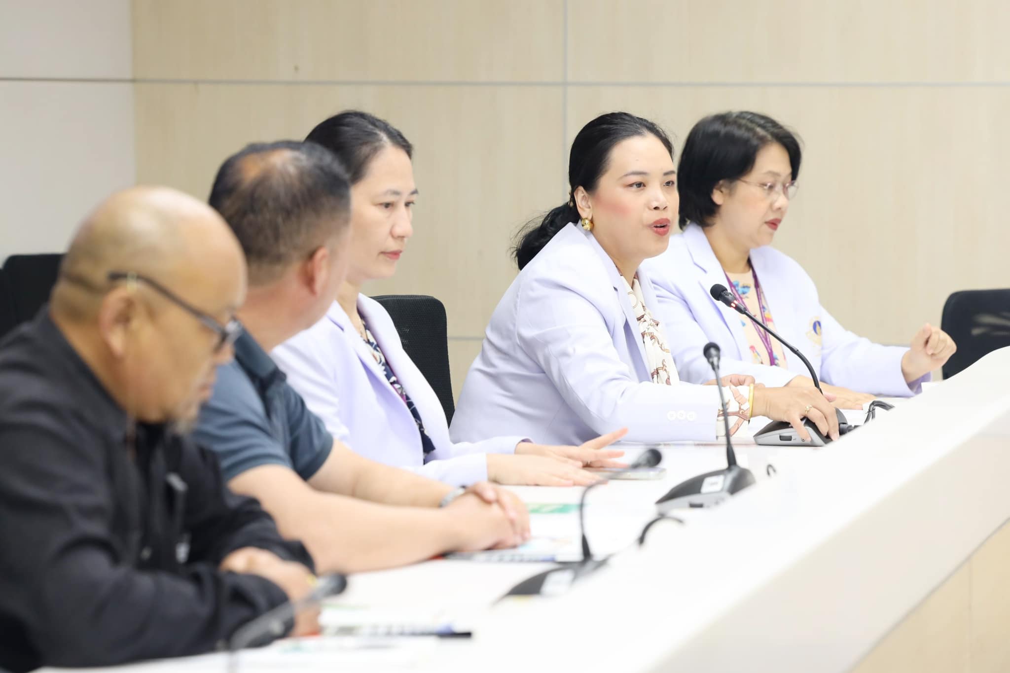คณะผู้บริหาร โรงเรียนพยาบาลรามาธิบดี ให้การต้อนรับ คณะผู้บริหาร จาก Faculty of Nursing and Public Health, Khesar Gyalpo University of Medical Sciences of Bhutan ราชอาณาจักรภูฏาน คณะผู้บริหาร โรงเรียนพยาบาลรามาธิบดี ให้การต้อนรับ คณะผู้บริหาร จาก Faculty of Nursing and Public Health, Khesar Gyalpo University of Medical Sciences of Bhutan ราชอาณาจักรภูฏาน