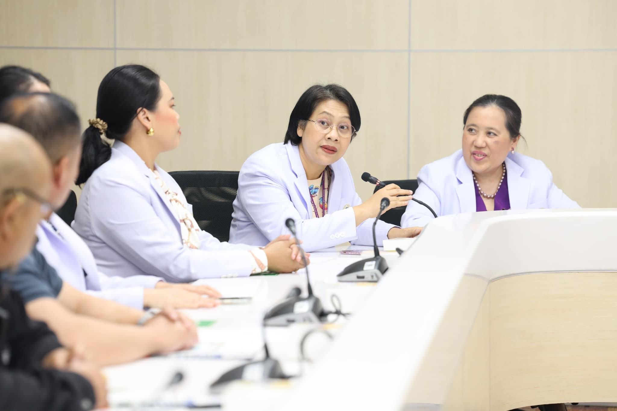 คณะผู้บริหาร โรงเรียนพยาบาลรามาธิบดี ให้การต้อนรับ คณะผู้บริหาร จาก Faculty of Nursing and Public Health, Khesar Gyalpo University of Medical Sciences of Bhutan ราชอาณาจักรภูฏาน คณะผู้บริหาร โรงเรียนพยาบาลรามาธิบดี ให้การต้อนรับ คณะผู้บริหาร จาก Faculty of Nursing and Public Health, Khesar Gyalpo University of Medical Sciences of Bhutan ราชอาณาจักรภูฏาน