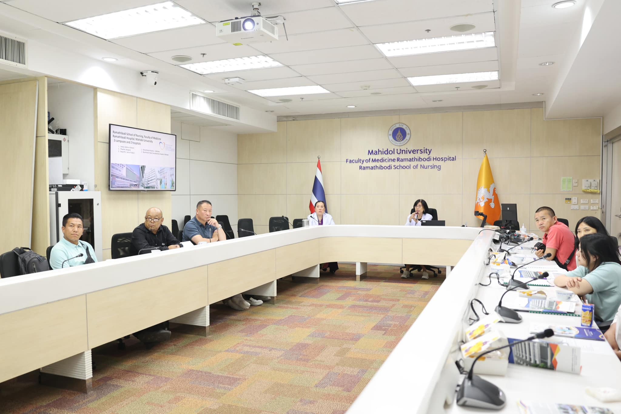 คณะผู้บริหาร โรงเรียนพยาบาลรามาธิบดี ให้การต้อนรับ คณะผู้บริหาร จาก Faculty of Nursing and Public Health, Khesar Gyalpo University of Medical Sciences of Bhutan ราชอาณาจักรภูฏาน คณะผู้บริหาร โรงเรียนพยาบาลรามาธิบดี ให้การต้อนรับ คณะผู้บริหาร จาก Faculty of Nursing and Public Health, Khesar Gyalpo University of Medical Sciences of Bhutan ราชอาณาจักรภูฏาน