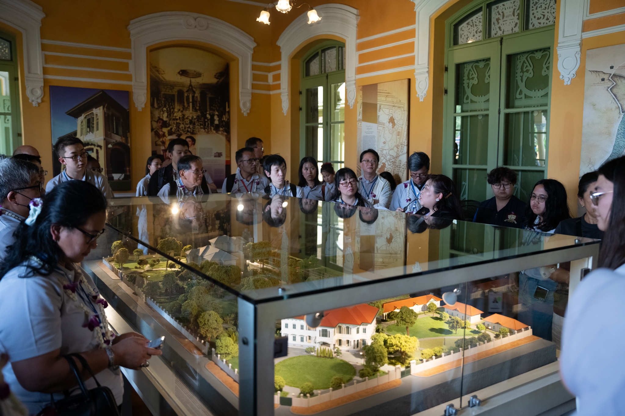 กิจกรรมการศึกษาดูงาน (Field Trip) ให้แก่คณะผู้เข้าร่วมการประชุมวิชาการนานาชาติรางวัลสมเด็จเจ้าฟ้ามหิดลประจำปี 2025 ณ วัดเบญจมบพิตรดุสิตวนารามราชวรวิหาร และพิพิธภัณฑ์ตำรวจ วังปารุสกวัน กิจกรรมการศึกษาดูงาน (Field Trip) ให้แก่คณะผู้เข้าร่วมการประชุมวิชาการนานาชาติรางวัลสมเด็จเจ้าฟ้ามหิดลประจำปี 2025 ณ วัดเบญจมบพิตรดุสิตวนารามราชวรวิหาร และพิพิธภัณฑ์ตำรวจ วังปารุสกวัน