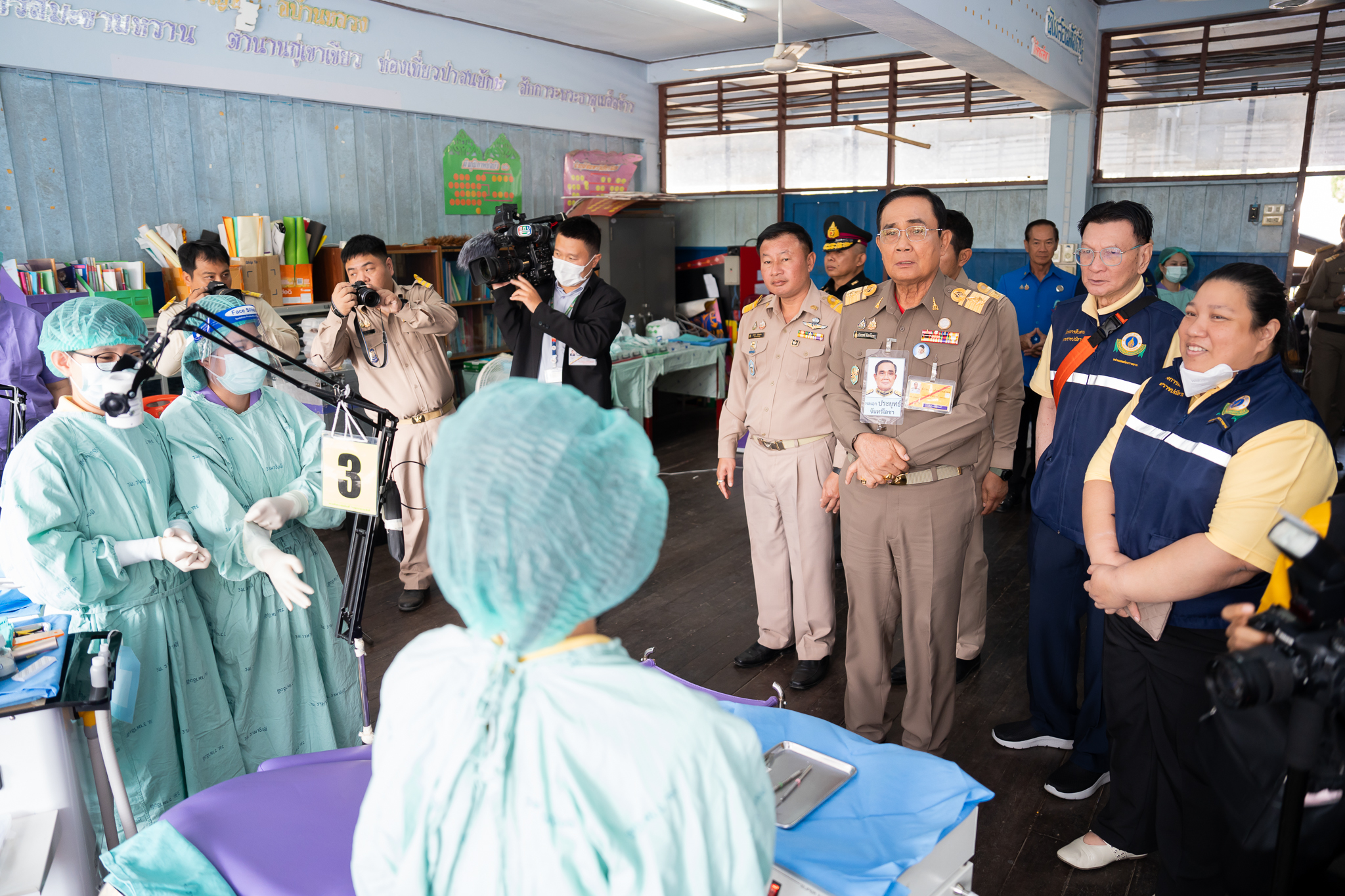 คณะแพทยศาสตร์โรงพยาบาลรามาธิบดี มหาวิทยาลัยมหิดล ร่วมกับ สำนักงานองคมนตรี ออกหน่วยแพทย์เคลื่อนที่ ในโครงการ “สืบสานพระราชปณิธาน” ครั้งที่ 16 ณ โรงเรียนบ้านหลวง ตำบลป่าคาหลวง อำเภอบ้านหลวง จังหวัดน่าน คณะแพทยศาสตร์โรงพยาบาลรามาธิบดี มหาวิทยาลัยมหิดล ร่วมกับ สำนักงานองคมนตรี ออกหน่วยแพทย์เคลื่อนที่ ในโครงการ “สืบสานพระราชปณิธาน” ครั้งที่ 16 ณ โรงเรียนบ้านหลวง ตำบลป่าคาหลวง อำเภอบ้านหลวง จังหวัดน่าน