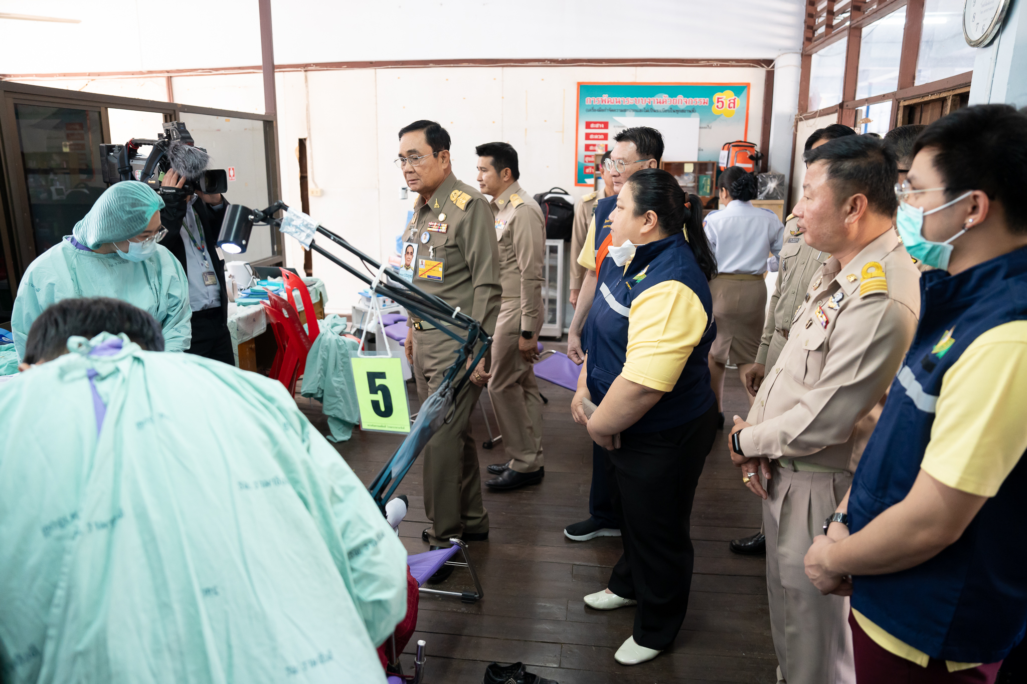คณะแพทยศาสตร์โรงพยาบาลรามาธิบดี มหาวิทยาลัยมหิดล ร่วมกับ สำนักงานองคมนตรี ออกหน่วยแพทย์เคลื่อนที่ ในโครงการ “สืบสานพระราชปณิธาน” ครั้งที่ 16 ณ โรงเรียนบ้านหลวง ตำบลป่าคาหลวง อำเภอบ้านหลวง จังหวัดน่าน คณะแพทยศาสตร์โรงพยาบาลรามาธิบดี มหาวิทยาลัยมหิดล ร่วมกับ สำนักงานองคมนตรี ออกหน่วยแพทย์เคลื่อนที่ ในโครงการ “สืบสานพระราชปณิธาน” ครั้งที่ 16 ณ โรงเรียนบ้านหลวง ตำบลป่าคาหลวง อำเภอบ้านหลวง จังหวัดน่าน
