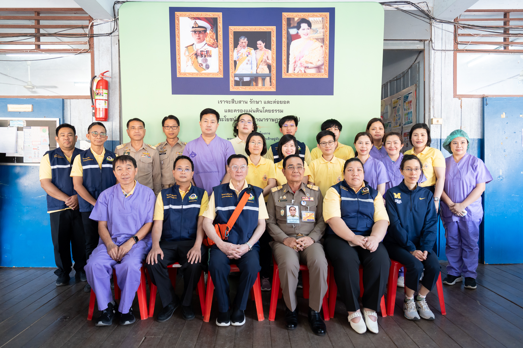 คณะแพทยศาสตร์โรงพยาบาลรามาธิบดี มหาวิทยาลัยมหิดล ร่วมกับ สำนักงานองคมนตรี ออกหน่วยแพทย์เคลื่อนที่ ในโครงการ “สืบสานพระราชปณิธาน” ครั้งที่ 16 ณ โรงเรียนบ้านหลวง ตำบลป่าคาหลวง อำเภอบ้านหลวง จังหวัดน่าน คณะแพทยศาสตร์โรงพยาบาลรามาธิบดี มหาวิทยาลัยมหิดล ร่วมกับ สำนักงานองคมนตรี ออกหน่วยแพทย์เคลื่อนที่ ในโครงการ “สืบสานพระราชปณิธาน” ครั้งที่ 16 ณ โรงเรียนบ้านหลวง ตำบลป่าคาหลวง อำเภอบ้านหลวง จังหวัดน่าน