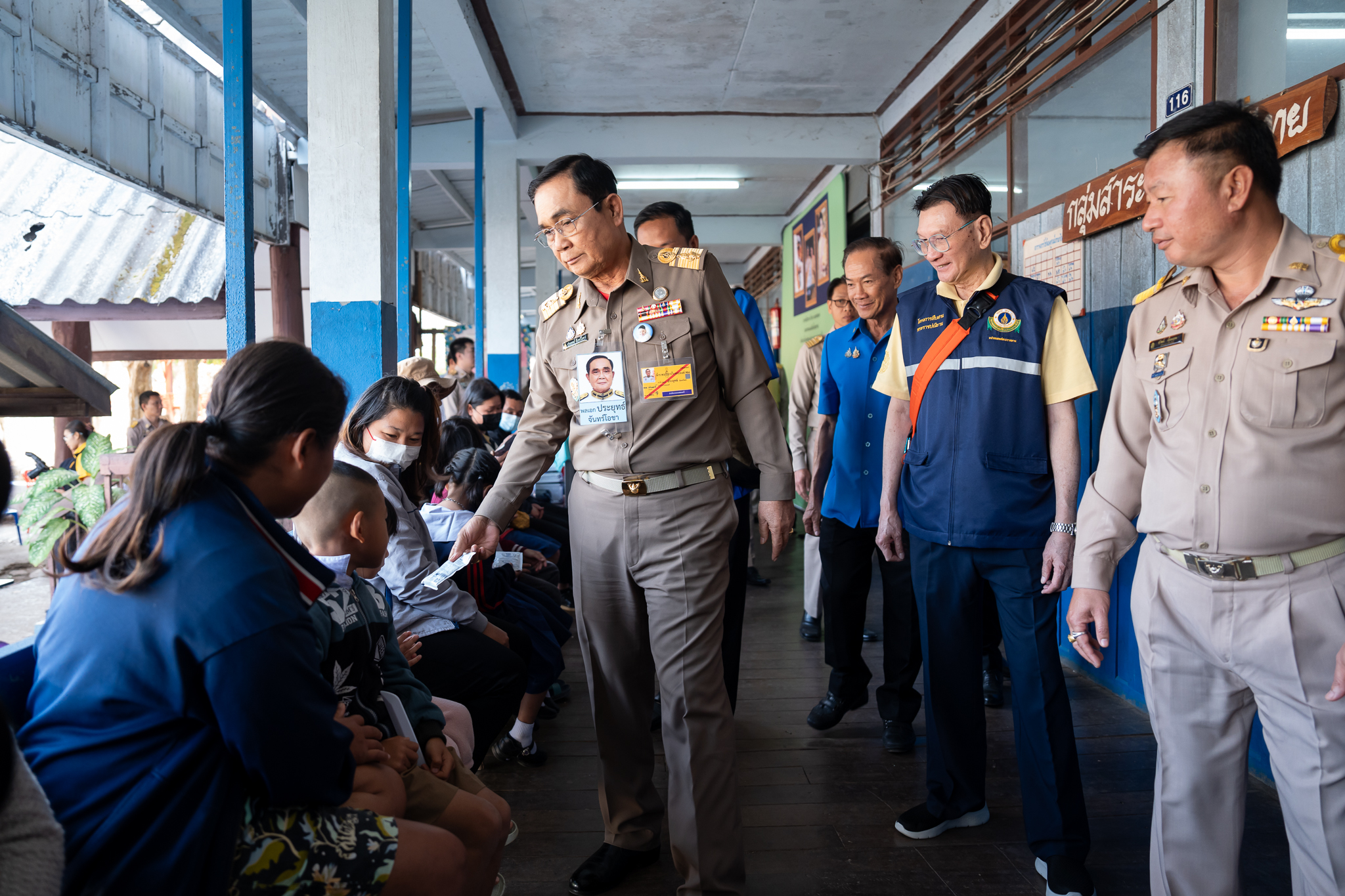 คณะแพทยศาสตร์โรงพยาบาลรามาธิบดี มหาวิทยาลัยมหิดล ร่วมกับ สำนักงานองคมนตรี ออกหน่วยแพทย์เคลื่อนที่ ในโครงการ “สืบสานพระราชปณิธาน” ครั้งที่ 16 ณ โรงเรียนบ้านหลวง ตำบลป่าคาหลวง อำเภอบ้านหลวง จังหวัดน่าน คณะแพทยศาสตร์โรงพยาบาลรามาธิบดี มหาวิทยาลัยมหิดล ร่วมกับ สำนักงานองคมนตรี ออกหน่วยแพทย์เคลื่อนที่ ในโครงการ “สืบสานพระราชปณิธาน” ครั้งที่ 16 ณ โรงเรียนบ้านหลวง ตำบลป่าคาหลวง อำเภอบ้านหลวง จังหวัดน่าน