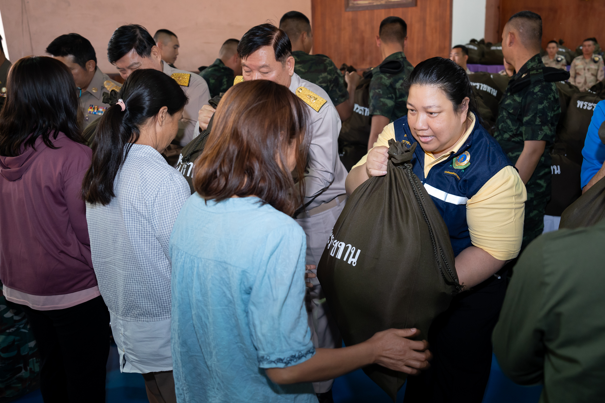 คณะแพทยศาสตร์โรงพยาบาลรามาธิบดี มหาวิทยาลัยมหิดล ร่วมกับ สำนักงานองคมนตรี ออกหน่วยแพทย์เคลื่อนที่ ในโครงการ “สืบสานพระราชปณิธาน” ครั้งที่ 16 ณ โรงเรียนบ้านหลวง ตำบลป่าคาหลวง อำเภอบ้านหลวง จังหวัดน่าน คณะแพทยศาสตร์โรงพยาบาลรามาธิบดี มหาวิทยาลัยมหิดล ร่วมกับ สำนักงานองคมนตรี ออกหน่วยแพทย์เคลื่อนที่ ในโครงการ “สืบสานพระราชปณิธาน” ครั้งที่ 16 ณ โรงเรียนบ้านหลวง ตำบลป่าคาหลวง อำเภอบ้านหลวง จังหวัดน่าน