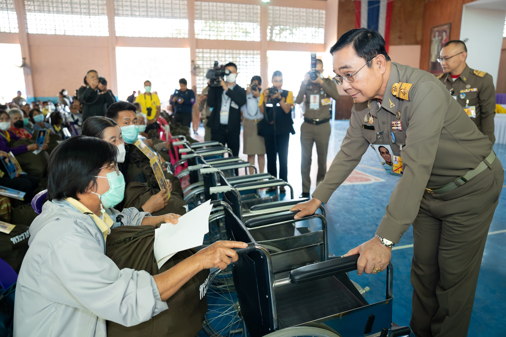 คณะแพทยศาสตร์โรงพยาบาลรามาธิบดี มหาวิทยาลัยมหิดล ร่วมกับ สำนักงานองคมนตรี ออกหน่วยแพทย์เคลื่อนที่ ในโครงการ “สืบสานพระราชปณิธาน” ครั้งที่ 16 ณ โรงเรียนบ้านหลวง ตำบลป่าคาหลวง อำเภอบ้านหลวง จังหวัดน่าน คณะแพทยศาสตร์โรงพยาบาลรามาธิบดี มหาวิทยาลัยมหิดล ร่วมกับ สำนักงานองคมนตรี ออกหน่วยแพทย์เคลื่อนที่ ในโครงการ “สืบสานพระราชปณิธาน” ครั้งที่ 16 ณ โรงเรียนบ้านหลวง ตำบลป่าคาหลวง อำเภอบ้านหลวง จังหวัดน่าน