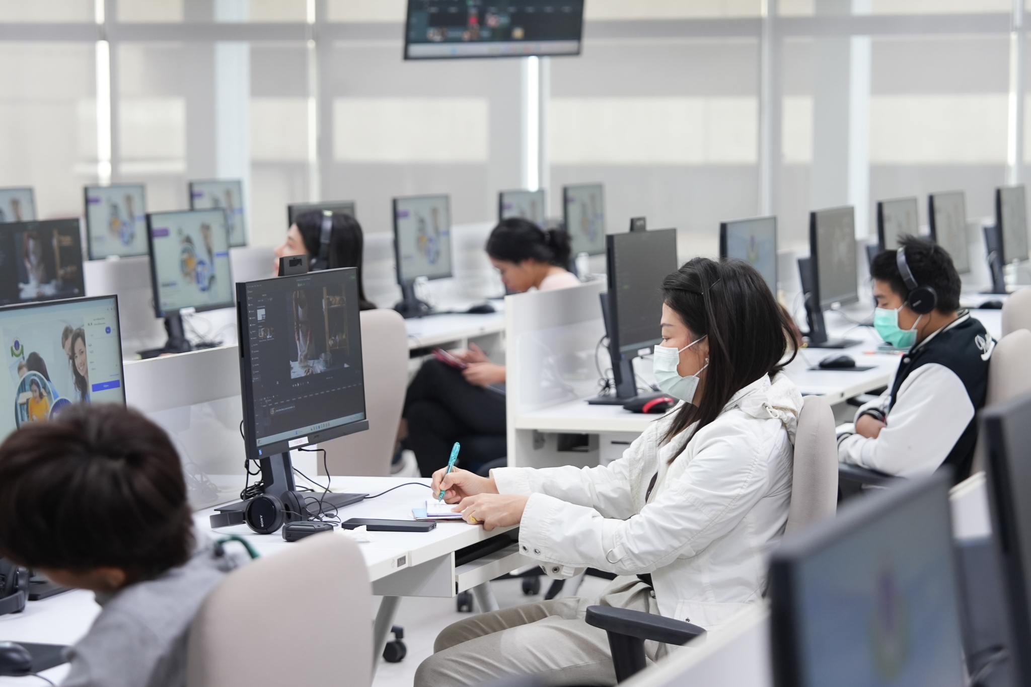โครงการอบรม การผลิตสื่อการเรียนรู้ด้วยโปรแกรม Adobe Premiere Pro & Camtasia สำหรับบุคลากร