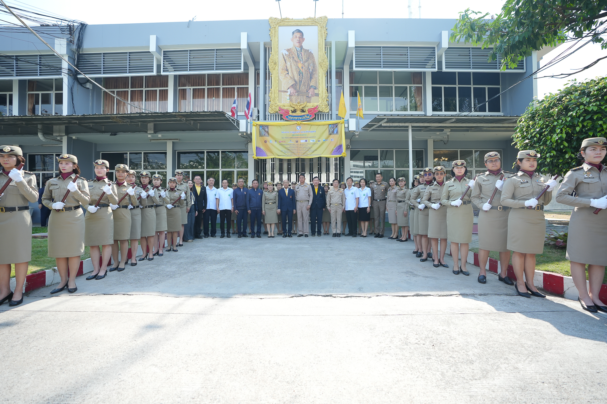โครงการ “ราษฎรสุขใจ พลานามัยสมบูรณ์ แพทย์พระราชทาน” ณ โรงพยาบาลชลบุรี และทัณฑสถานหญิงชลบุรี จังหวัดชลบุรี โครงการ “ราษฎรสุขใจ พลานามัยสมบูรณ์ แพทย์พระราชทาน” ณ โรงพยาบาลชลบุรี และทัณฑสถานหญิงชลบุรี จังหวัดชลบุรี