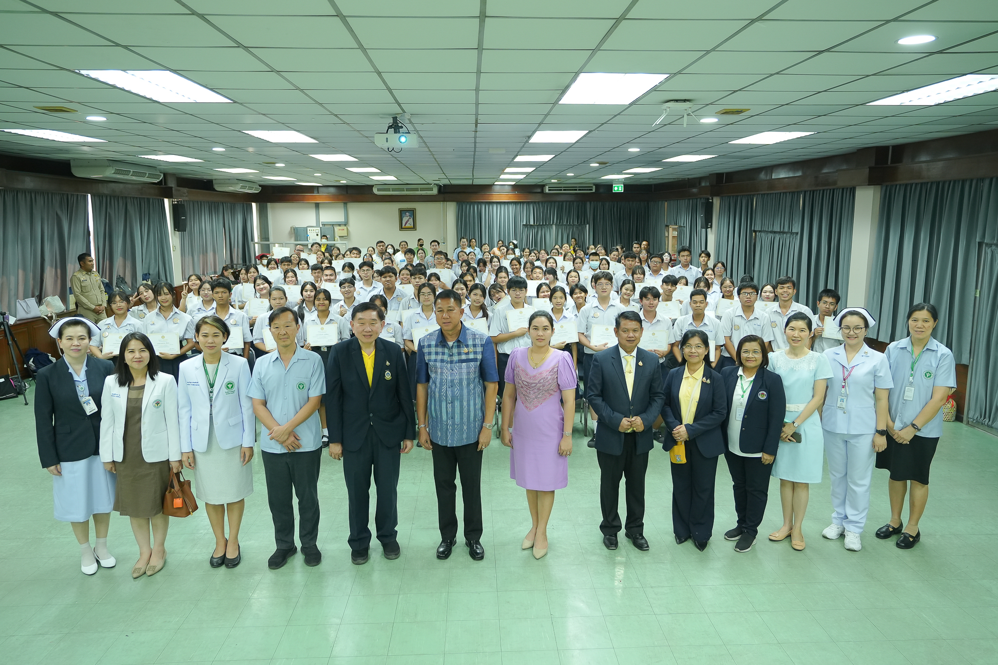 โครงการอบรมเชิงปฏิบัติการ “เด็กไทยใฝ่ดี” ณ โรงพยาบาลชลบุรี จังหวัดชลบุรี โครงการอบรมเชิงปฏิบัติการ “เด็กไทยใฝ่ดี” ณ โรงพยาบาลชลบุรี จังหวัดชลบุรี