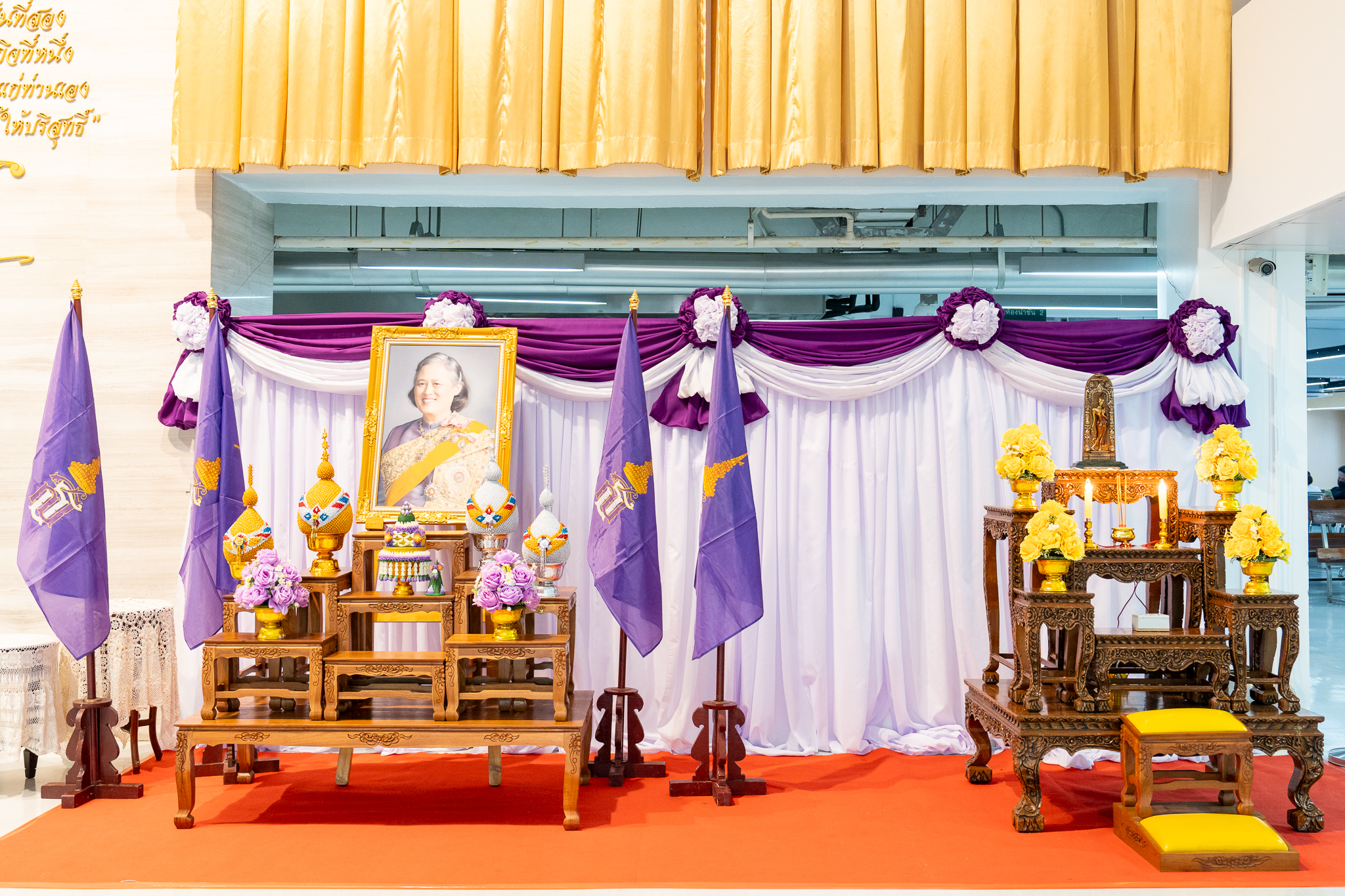 สมเด็จพระกนิษฐาธิราชเจ้า กรมสมเด็จพระเทพรัตนราชสุดา ฯ สยามบรมราชกุมารี ทรงพระกรุณาโปรดเกล้า ฯ พระราชทาน “พระพุทธสิรินธรเทพรัตน์มงคลภูวดลสันติ” แก่ คณะแพทยศาสตร์โรงพยาบาลรามาธิบดี มหาวิทยาลัยมหิดล สมเด็จพระกนิษฐาธิราชเจ้า กรมสมเด็จพระเทพรัตนราชสุดา ฯ สยามบรมราชกุมารี ทรงพระกรุณาโปรดเกล้า ฯ พระราชทาน “พระพุทธสิรินธรเทพรัตน์มงคลภูวดลสันติ” แก่ คณะแพทยศาสตร์โรงพยาบาลรามาธิบดี มหาวิทยาลัยมหิดล