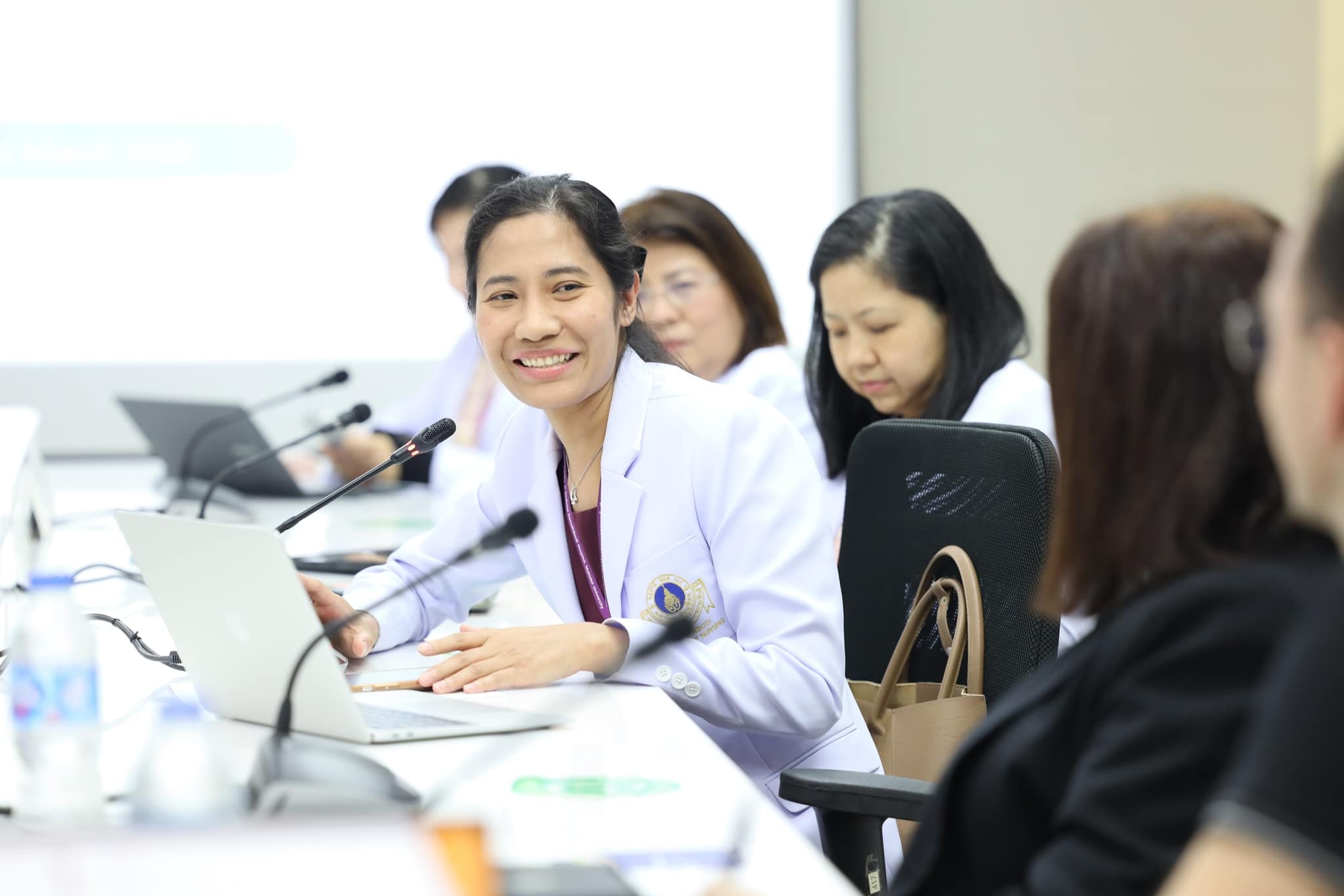 ผู้บริหาร คณาจารย์ และบุคลากรโรงเรียนพยาบาลรามาธิบดี ร่วมต้อนรับ ผู้บริหาร และนักศึกษาจาก Faculty of Health Sciences, University of Maribor, Slovenia ผู้บริหาร คณาจารย์ และบุคลากรโรงเรียนพยาบาลรามาธิบดี ร่วมต้อนรับ ผู้บริหาร และนักศึกษาจาก Faculty of Health Sciences, University of Maribor, Slovenia