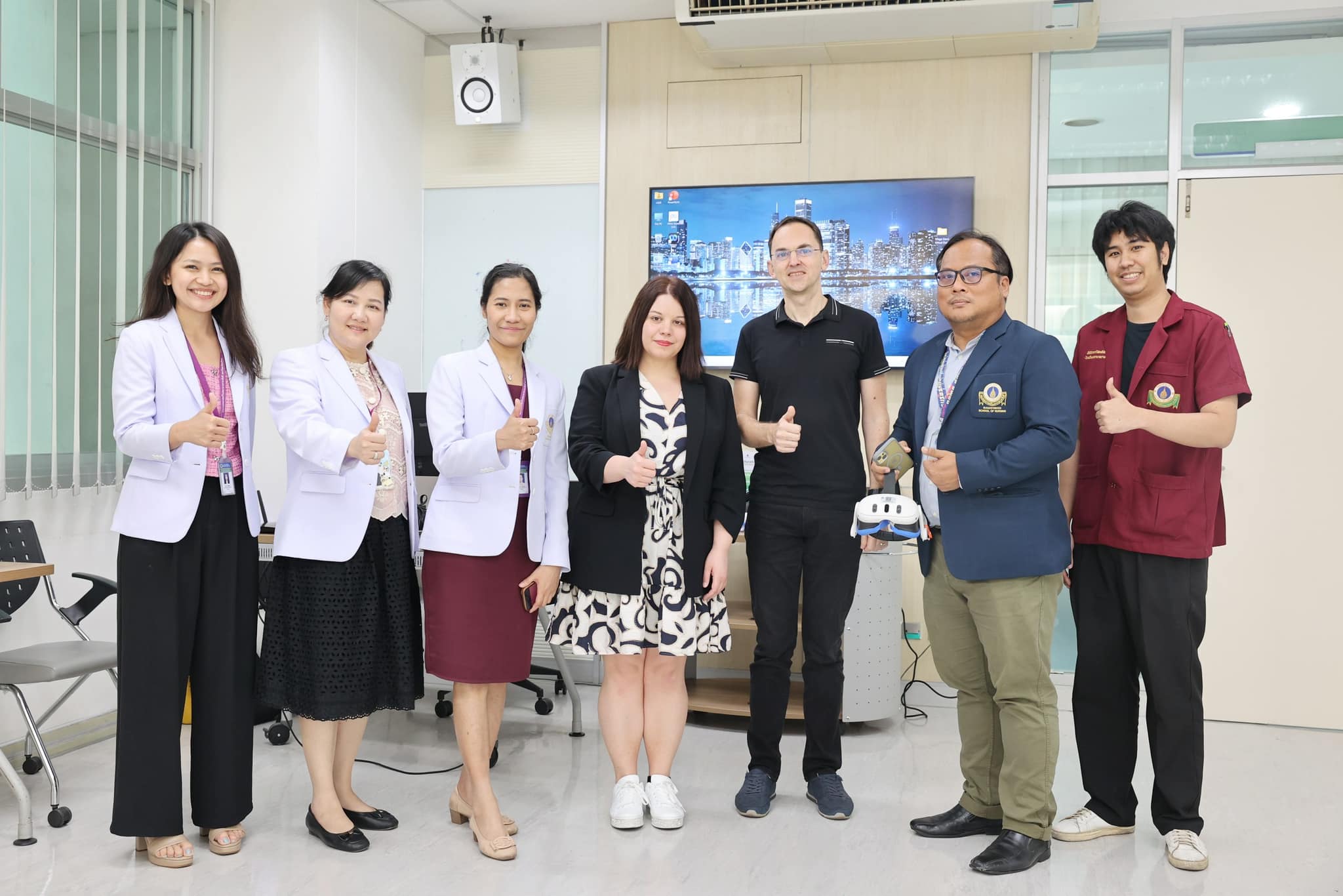 ผู้บริหาร คณาจารย์ และบุคลากรโรงเรียนพยาบาลรามาธิบดี ร่วมต้อนรับ ผู้บริหาร และนักศึกษาจาก Faculty of Health Sciences, University of Maribor, Slovenia ผู้บริหาร คณาจารย์ และบุคลากรโรงเรียนพยาบาลรามาธิบดี ร่วมต้อนรับ ผู้บริหาร และนักศึกษาจาก Faculty of Health Sciences, University of Maribor, Slovenia