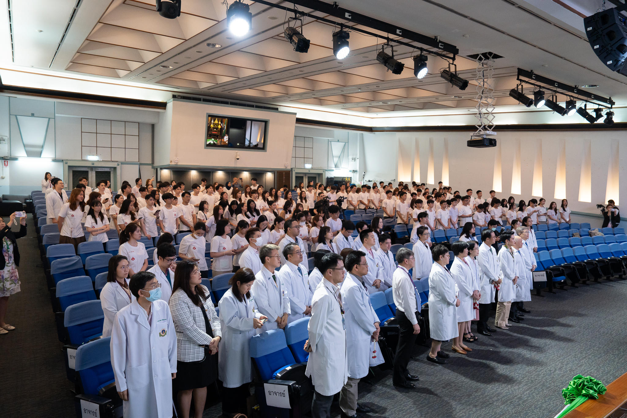 งานปัจฉิมนิเทศนักศึกษาแพทย์ชั้นปีที่ 6 ประจำปี 2568 และพิธีแสดงกตเวทิตาจิตแด่อาจารย์ของนักศึกษาแพทย์ชั้นปีที่ 6 (แพทย์รามาธิบดี รุ่นที่ 55) งานปัจฉิมนิเทศนักศึกษาแพทย์ชั้นปีที่ 6 ประจำปี 2568 และพิธีแสดงกตเวทิตาจิตแด่อาจารย์ของนักศึกษาแพทย์ชั้นปีที่ 6 (แพทย์รามาธิบดี รุ่นที่ 55)