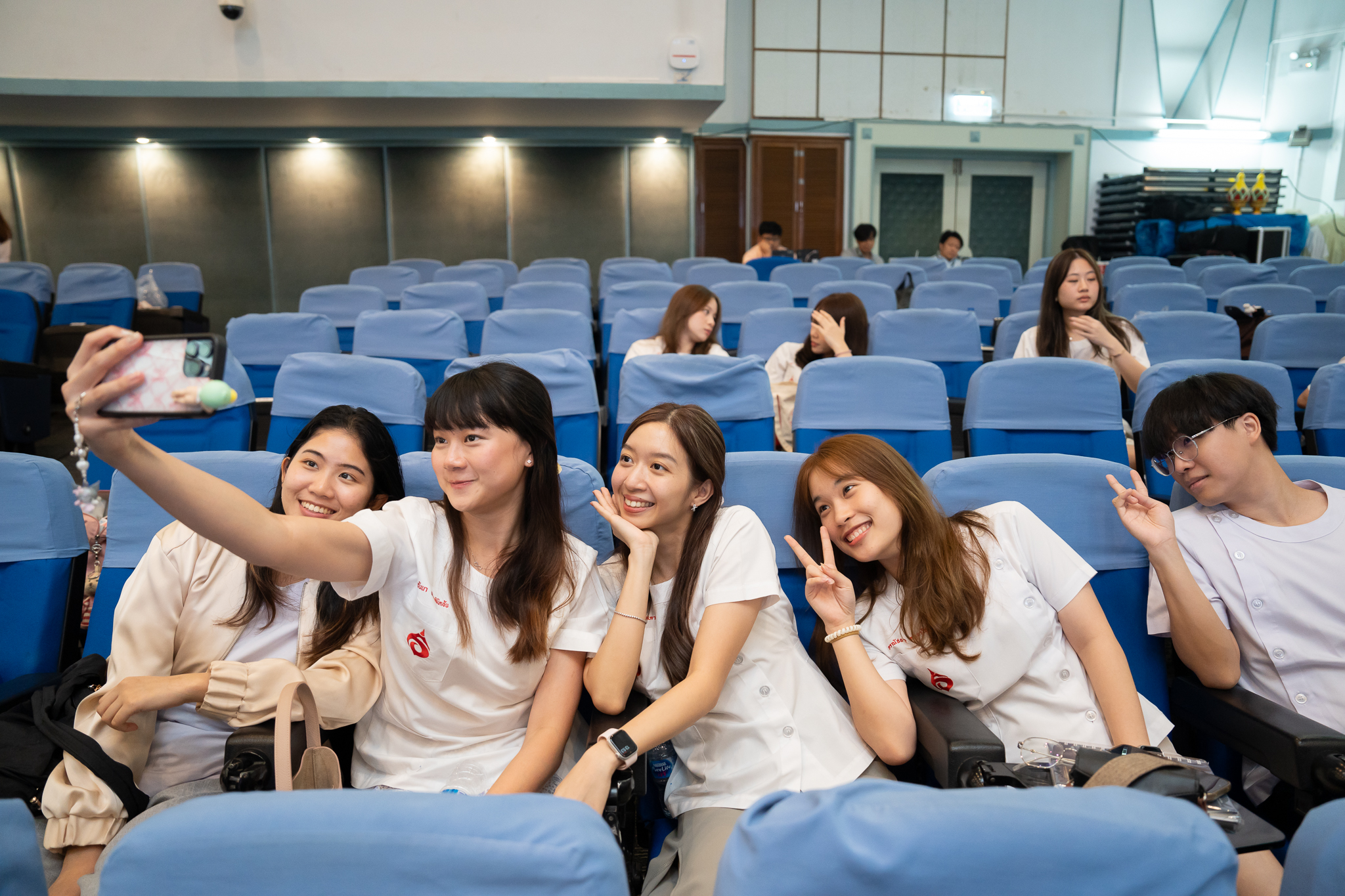 งานปัจฉิมนิเทศนักศึกษาแพทย์ชั้นปีที่ 6 ประจำปี 2568 และพิธีแสดงกตเวทิตาจิตแด่อาจารย์ของนักศึกษาแพทย์ชั้นปีที่ 6 (แพทย์รามาธิบดี รุ่นที่ 55) งานปัจฉิมนิเทศนักศึกษาแพทย์ชั้นปีที่ 6 ประจำปี 2568 และพิธีแสดงกตเวทิตาจิตแด่อาจารย์ของนักศึกษาแพทย์ชั้นปีที่ 6 (แพทย์รามาธิบดี รุ่นที่ 55)