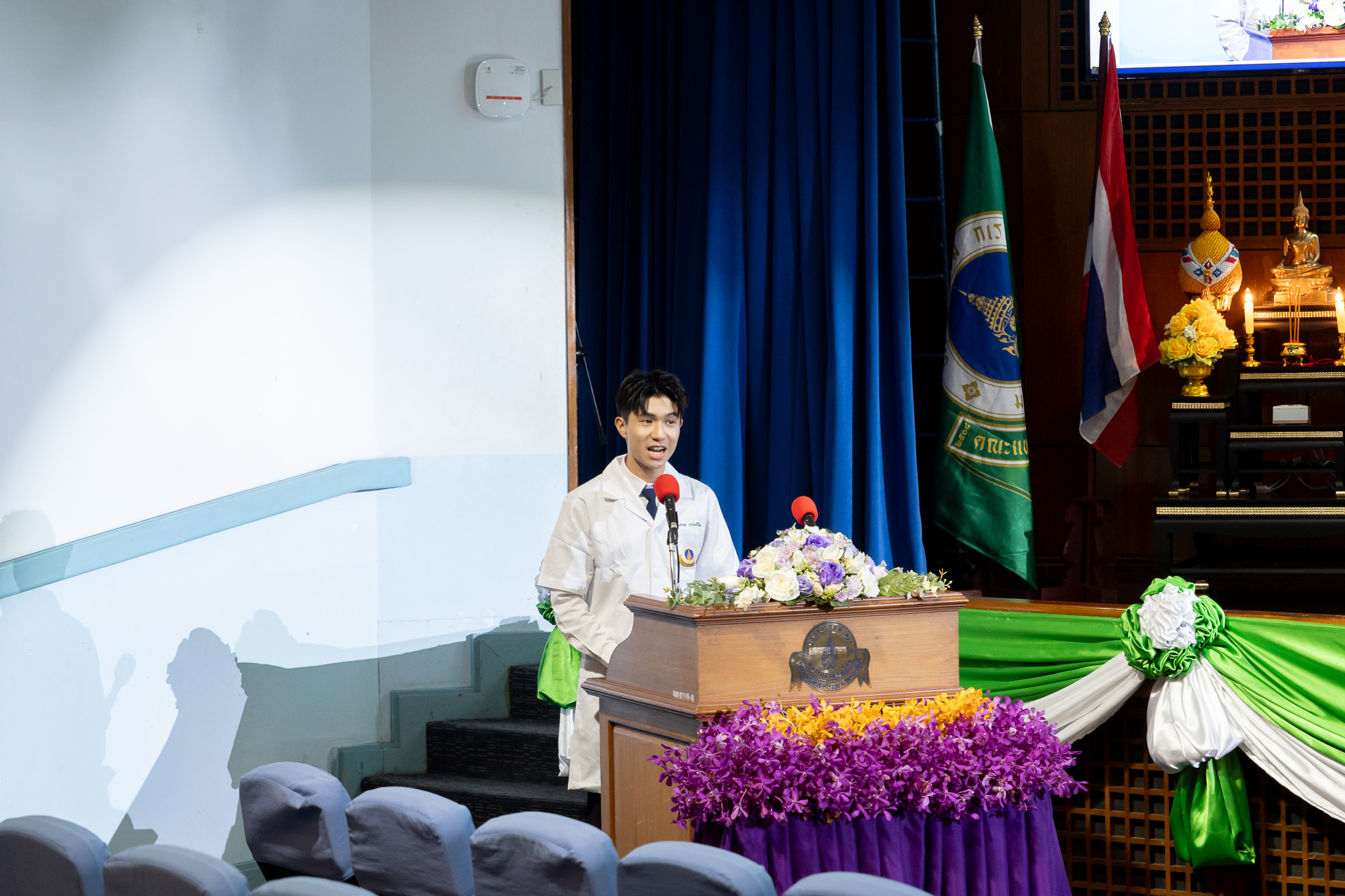 พิธีมอบเสื้อกาวน์ รับศิษย์แพทย์รามาธิบดี รุ่น 58 สู่ชั้นคลินิก พิธีมอบเสื้อกาวน์ รับศิษย์แพทย์รามาธิบดี รุ่น 58 สู่ชั้นคลินิก