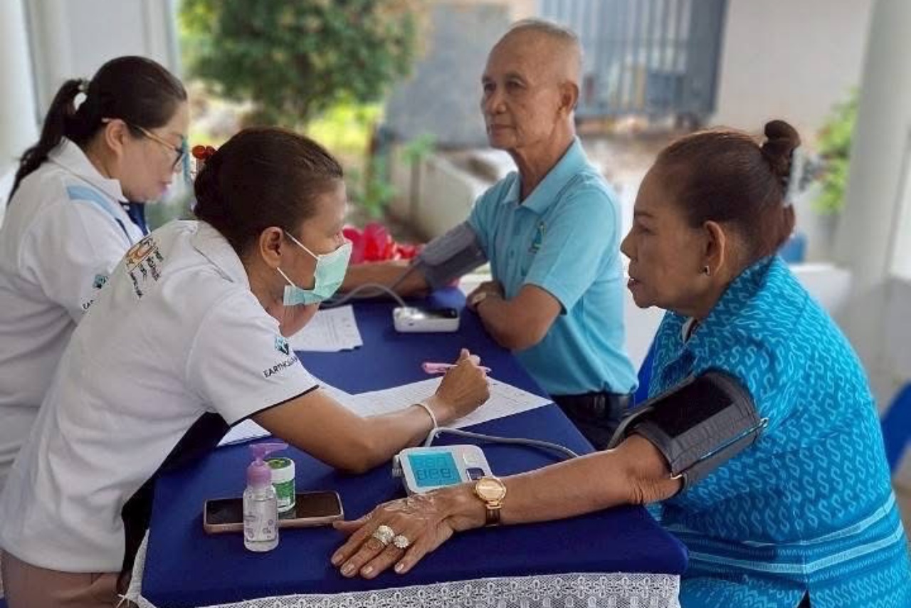 The Primary-Level Nursing Executive Development Program, Batch 5, Ramathibodi School of Nursing, Faculty of Medicine Ramathibodi Hospital, Mahidol University, organized a project “Promoting Physical and Mental Health for the Well-being of the Elderly.” The Primary-Level Nursing Executive Development Program, Batch 5, Ramathibodi School of Nursing, Faculty of Medicine Ramathibodi Hospital, Mahidol University, organized a project “Promoting Physical and Mental Health for the Well-being of the Elderly.”