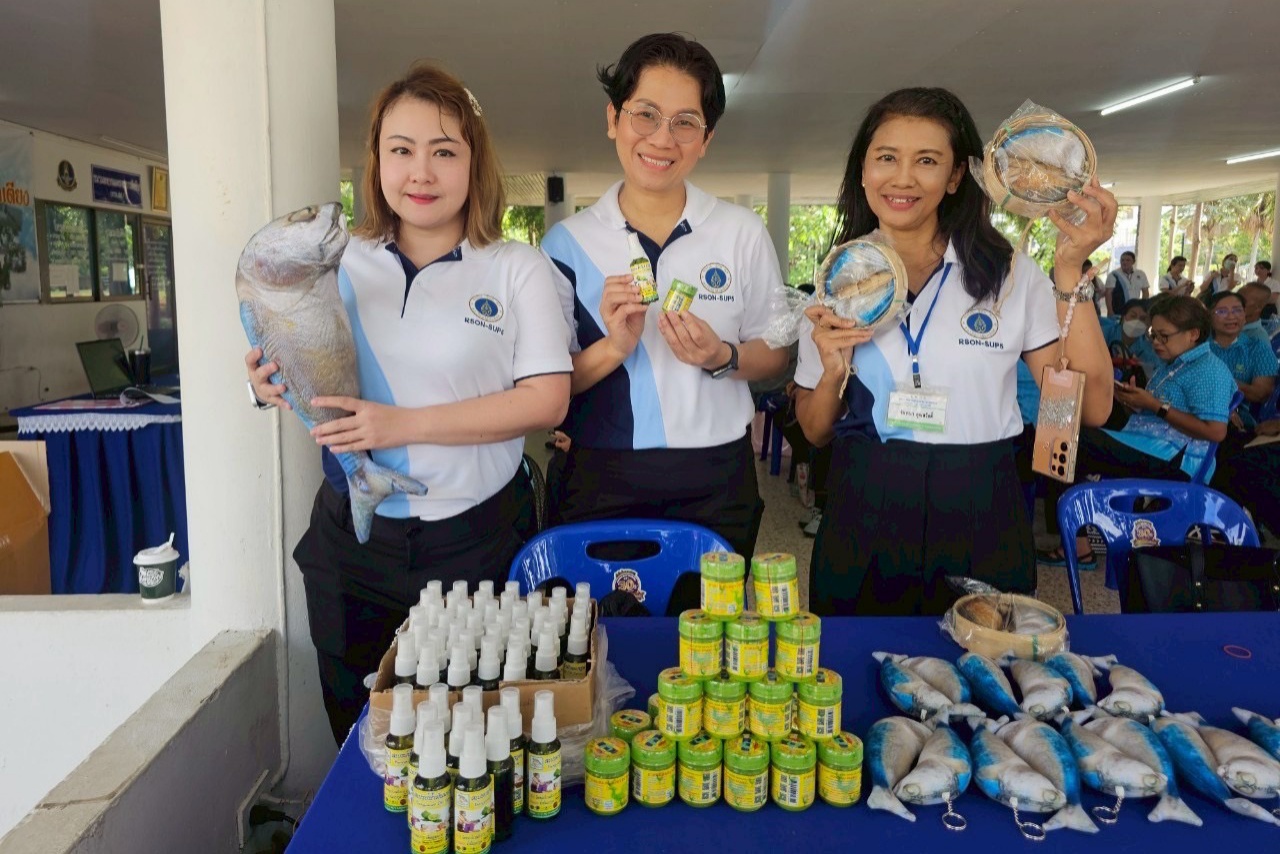 The Primary-Level Nursing Executive Development Program, Batch 5, Ramathibodi School of Nursing, Faculty of Medicine Ramathibodi Hospital, Mahidol University, organized a project “Promoting Physical and Mental Health for the Well-being of the Elderly.” The Primary-Level Nursing Executive Development Program, Batch 5, Ramathibodi School of Nursing, Faculty of Medicine Ramathibodi Hospital, Mahidol University, organized a project “Promoting Physical and Mental Health for the Well-being of the Elderly.”