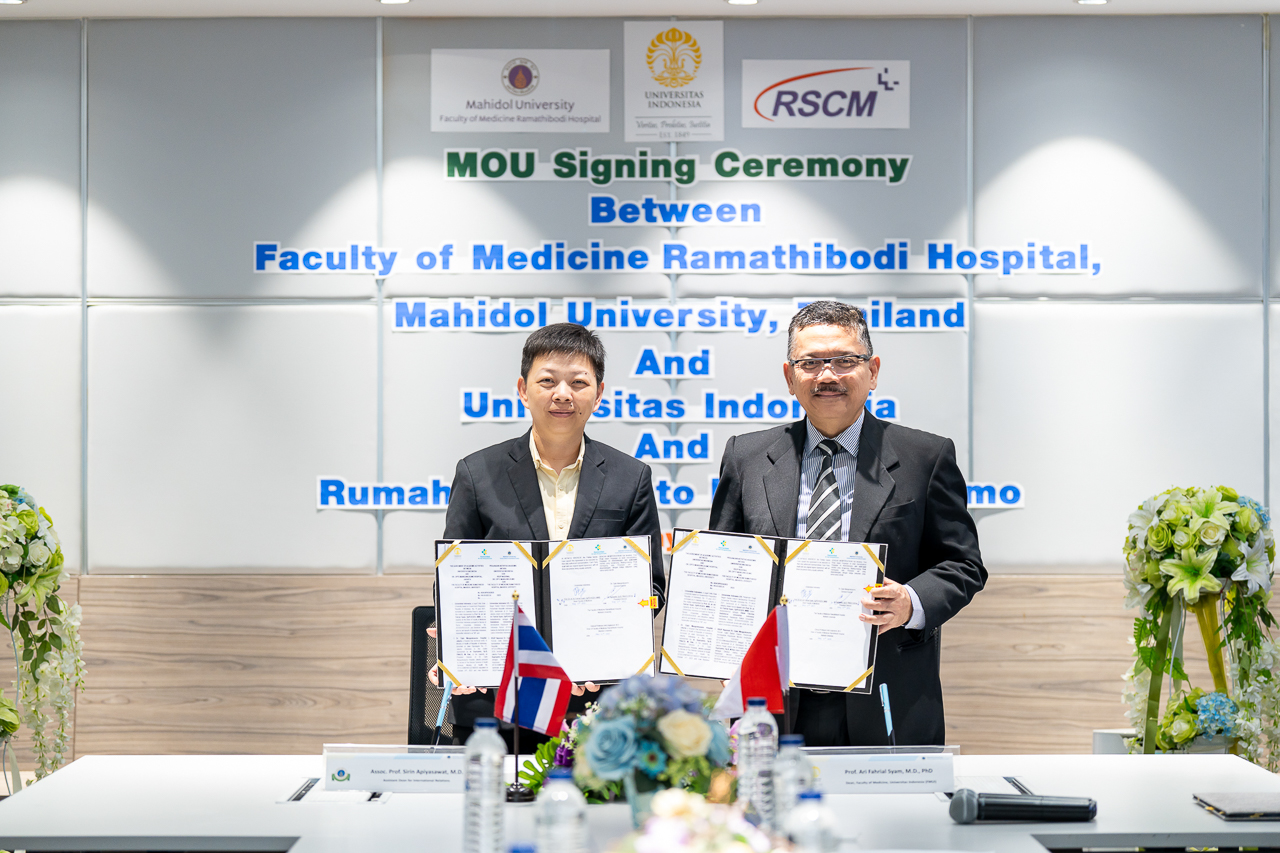 พิธีลงนามบันทึกข้อตกลงความร่วมมือ (MOU) กับ โรงพยาบาล Rumah Sakit Cipto Mangunkusumo (RSCM), Faculty of Medicine, Universitas Indonesia (FMUI) สาธารณรัฐอินโดนีเซีย พิธีลงนามบันทึกข้อตกลงความร่วมมือ (MOU) กับ โรงพยาบาล Rumah Sakit Cipto Mangunkusumo (RSCM), Faculty of Medicine, Universitas Indonesia (FMUI) สาธารณรัฐอินโดนีเซีย