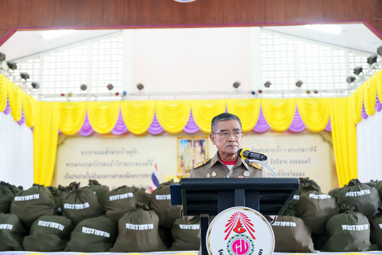 คณะแพทยศาสตร์โรงพยาบาลรามาธิบดี มหาวิทยาลัยมหิดล ร่วมกับ สำนักงานองคมนตรี ออกหน่วยแพทย์เคลื่อนที่ ในโครงการ “สืบสานพระราชปณิธาน” ครั้งที่ 18 ณ โรงเรียนกำแพงวิทยา ถนนละงู-ทุ่งหว้า ตำบลกำแพง อำเภอละงู จังหวัดสตูล คณะแพทยศาสตร์โรงพยาบาลรามาธิบดี มหาวิทยาลัยมหิดล ร่วมกับ สำนักงานองคมนตรี ออกหน่วยแพทย์เคลื่อนที่ ในโครงการ “สืบสานพระราชปณิธาน” ครั้งที่ 18 ณ โรงเรียนกำแพงวิทยา ถนนละงู-ทุ่งหว้า ตำบลกำแพง อำเภอละงู จังหวัดสตูล