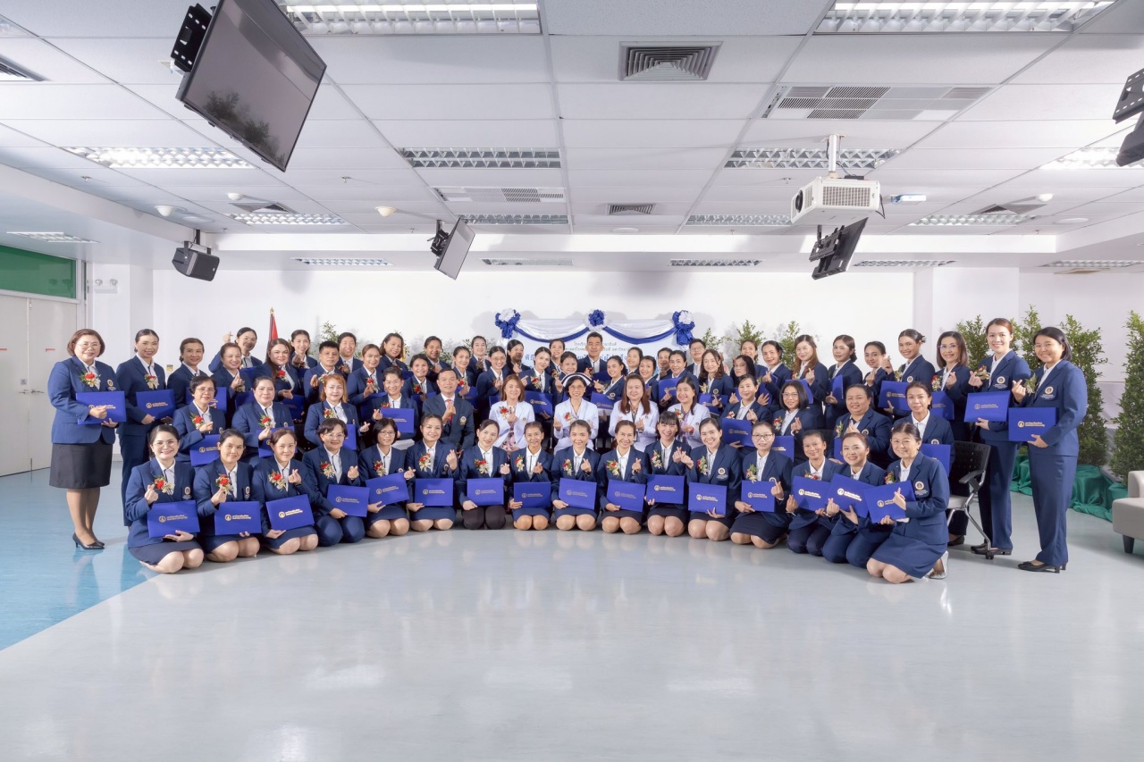 พิธีมอบประกาศนียบัตร แก่ ผู้สำเร็จการอบรม “โครงการพัฒนาผู้บริหารระดับต้นทางการพยาบาล” รุ่นที่ 5 ประจำปี 2568 พิธีมอบประกาศนียบัตร แก่ ผู้สำเร็จการอบรม “โครงการพัฒนาผู้บริหารระดับต้นทางการพยาบาล” รุ่นที่ 5 ประจำปี 2568