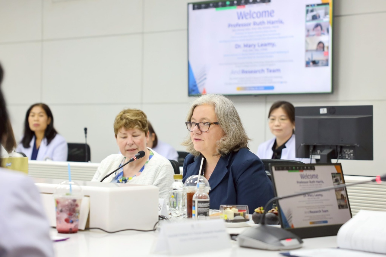 คณะผู้บริหาร โรงเรียนพยาบาลรามาธิบดี ร่วมให้การต้อนรับ อาคันตุกะ จาก Florence Nightingale Faculty of Nursing, Midwifery & Palliative Care, King’s College London สหราชอาณาจักร คณะผู้บริหาร โรงเรียนพยาบาลรามาธิบดี ร่วมให้การต้อนรับ อาคันตุกะ จาก Florence Nightingale Faculty of Nursing, Midwifery & Palliative Care, King’s College London สหราชอาณาจักร