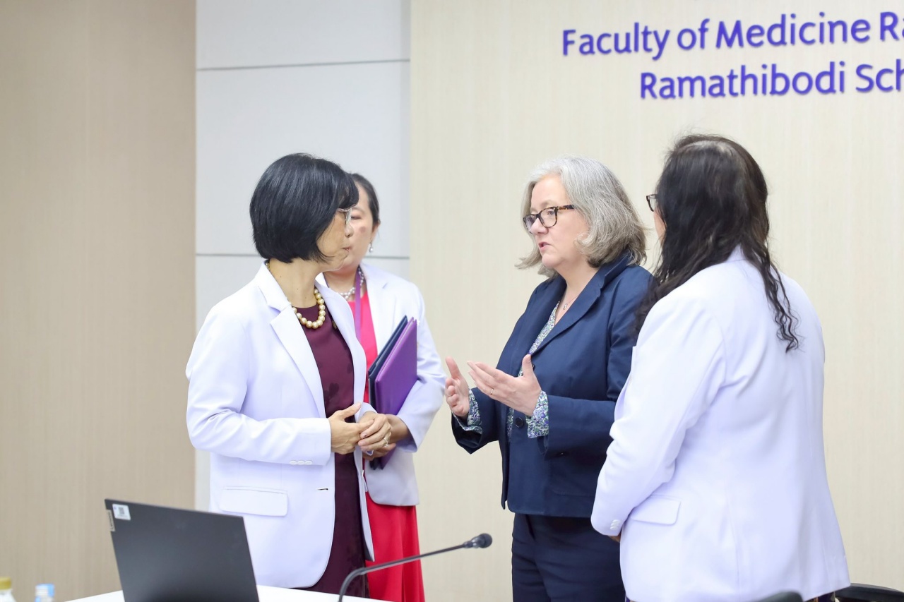 คณะผู้บริหาร โรงเรียนพยาบาลรามาธิบดี ร่วมให้การต้อนรับ อาคันตุกะ จาก Florence Nightingale Faculty of Nursing, Midwifery & Palliative Care, King’s College London สหราชอาณาจักร คณะผู้บริหาร โรงเรียนพยาบาลรามาธิบดี ร่วมให้การต้อนรับ อาคันตุกะ จาก Florence Nightingale Faculty of Nursing, Midwifery & Palliative Care, King’s College London สหราชอาณาจักร