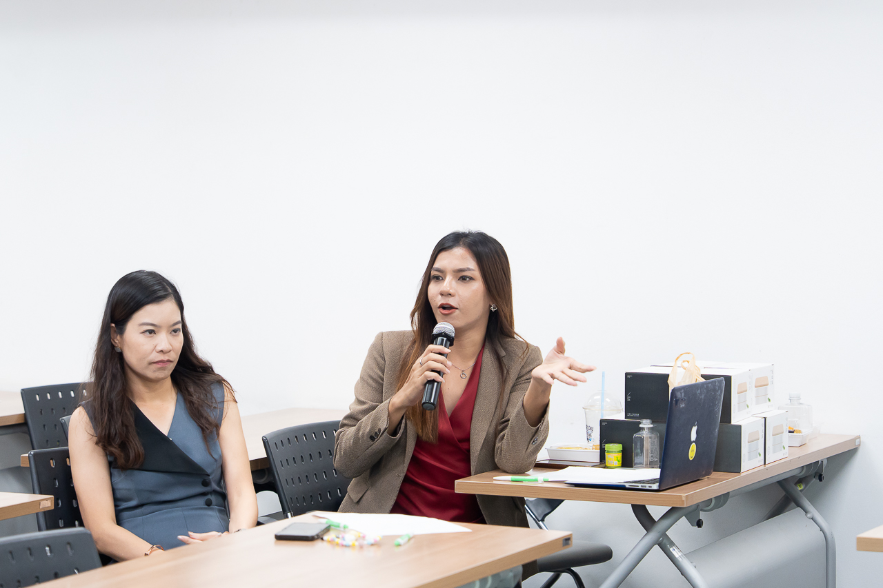 การอบรม “จับ DATA มาเล่าให้โดน! วิธีปั้นคอนเทนต์ให้น่าสนใจและแชร์ได้” การอบรม “จับ DATA มาเล่าให้โดน! วิธีปั้นคอนเทนต์ให้น่าสนใจและแชร์ได้”