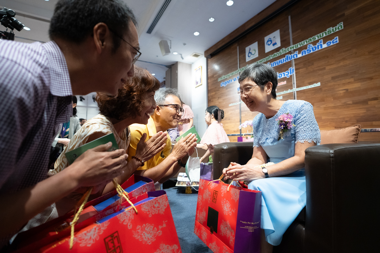 งานมุทิตาจิตแด่อาจารย์อาวุโส ภาควิชากุมารเวชศาสตร์ คณะแพทยศาสตร์โรงพยาบาลรามาธิบดี มหาวิทยาลัยมหิดล งานมุทิตาจิตแด่อาจารย์อาวุโส ภาควิชากุมารเวชศาสตร์ คณะแพทยศาสตร์โรงพยาบาลรามาธิบดี มหาวิทยาลัยมหิดล