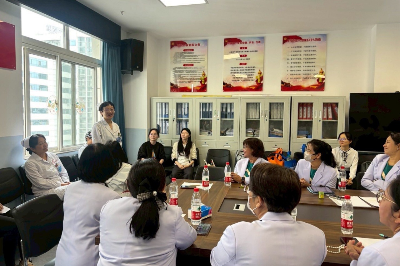 คณะผู้บริหาร คณาจารย์ และบุคลากร โรงเรียนพยาบาลรามาธิบดี เข้าร่วมการประชุมวางแผนด้านการเรียนการสอนภาคปฏิบัติและเยี่ยมชมแหล่งฝึกทางการพยาบาล ณ School of Nursing, Kunming Medical University สาธารณรัฐประชาชนจีน