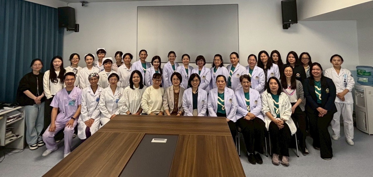 คณะผู้บริหาร คณาจารย์ และบุคลากร โรงเรียนพยาบาลรามาธิบดี เข้าร่วมการประชุมวางแผนด้านการเรียนการสอนภาคปฏิบัติและเยี่ยมชมแหล่งฝึกทางการพยาบาล ณ School of Nursing, Kunming Medical University สาธารณรัฐประชาชนจีน