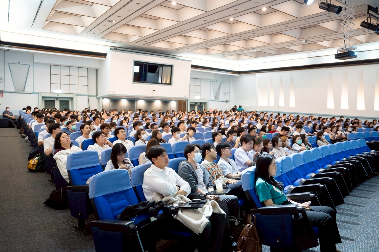 งานปฐมนิเทศแพทย์ประจำบ้านและแพทย์ประจำบ้านต่อยอด ปีที่ 1 ปีการฝึกอบรม 2568 คณะแพทยศาสตร์โรงพยาบาลรามาธิบดี มหาวิทยาลัยมหิดล งานปฐมนิเทศแพทย์ประจำบ้านและแพทย์ประจำบ้านต่อยอด ปีที่ 1 ปีการฝึกอบรม 2568 คณะแพทยศาสตร์โรงพยาบาลรามาธิบดี มหาวิทยาลัยมหิดล