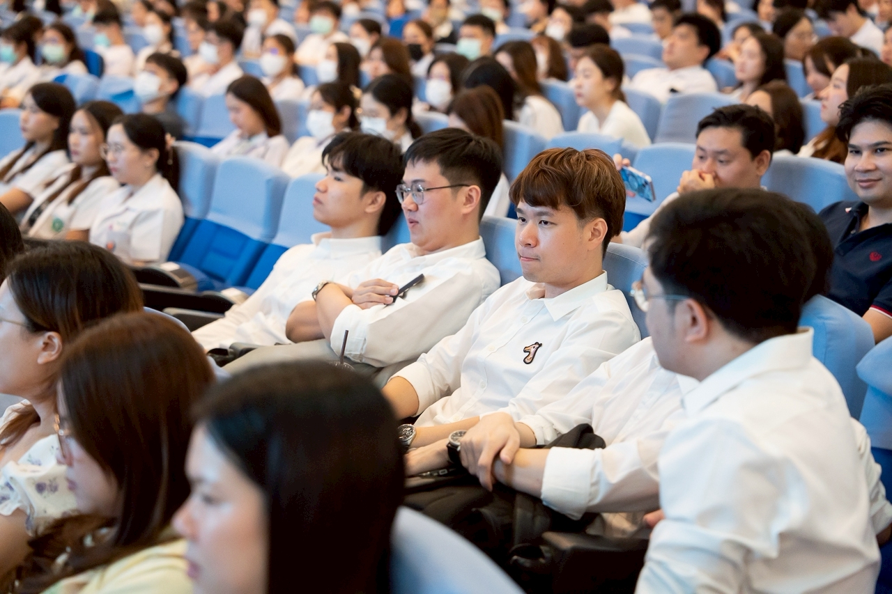 งานปฐมนิเทศแพทย์ประจำบ้านและแพทย์ประจำบ้านต่อยอด ปีที่ 1 ปีการฝึกอบรม 2568 คณะแพทยศาสตร์โรงพยาบาลรามาธิบดี มหาวิทยาลัยมหิดล งานปฐมนิเทศแพทย์ประจำบ้านและแพทย์ประจำบ้านต่อยอด ปีที่ 1 ปีการฝึกอบรม 2568 คณะแพทยศาสตร์โรงพยาบาลรามาธิบดี มหาวิทยาลัยมหิดล