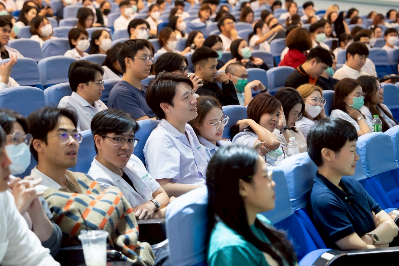 งานปฐมนิเทศแพทย์ประจำบ้านและแพทย์ประจำบ้านต่อยอด ปีที่ 1 ปีการฝึกอบรม 2568 คณะแพทยศาสตร์โรงพยาบาลรามาธิบดี มหาวิทยาลัยมหิดล งานปฐมนิเทศแพทย์ประจำบ้านและแพทย์ประจำบ้านต่อยอด ปีที่ 1 ปีการฝึกอบรม 2568 คณะแพทยศาสตร์โรงพยาบาลรามาธิบดี มหาวิทยาลัยมหิดล