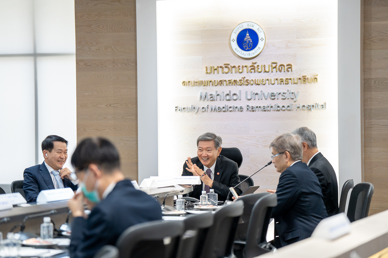 รามาธิบดีให้การต้อนรับนายกสภามหาวิทยาลัยมหิดล และคณะกรรมการสภาฯ ในการประชุม University Council Visit: 4 ครั้งที่ 7/2568 รามาธิบดีให้การต้อนรับนายกสภามหาวิทยาลัยมหิดล และคณะกรรมการสภาฯ ในการประชุม University Council Visit: 4 ครั้งที่ 7/2568